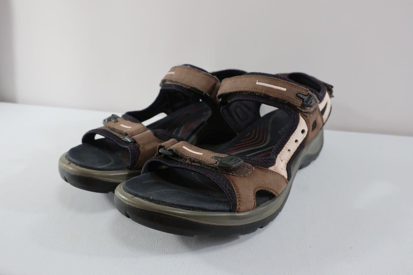 ECCO sandalai/basutės 42 dydis