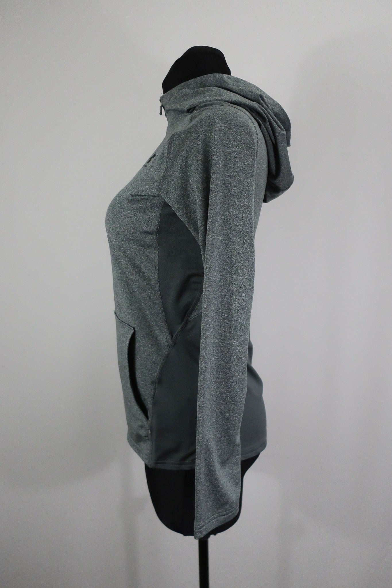 UNDER ARMOUR moteriškas sportinis lengvas džemperis S dydis