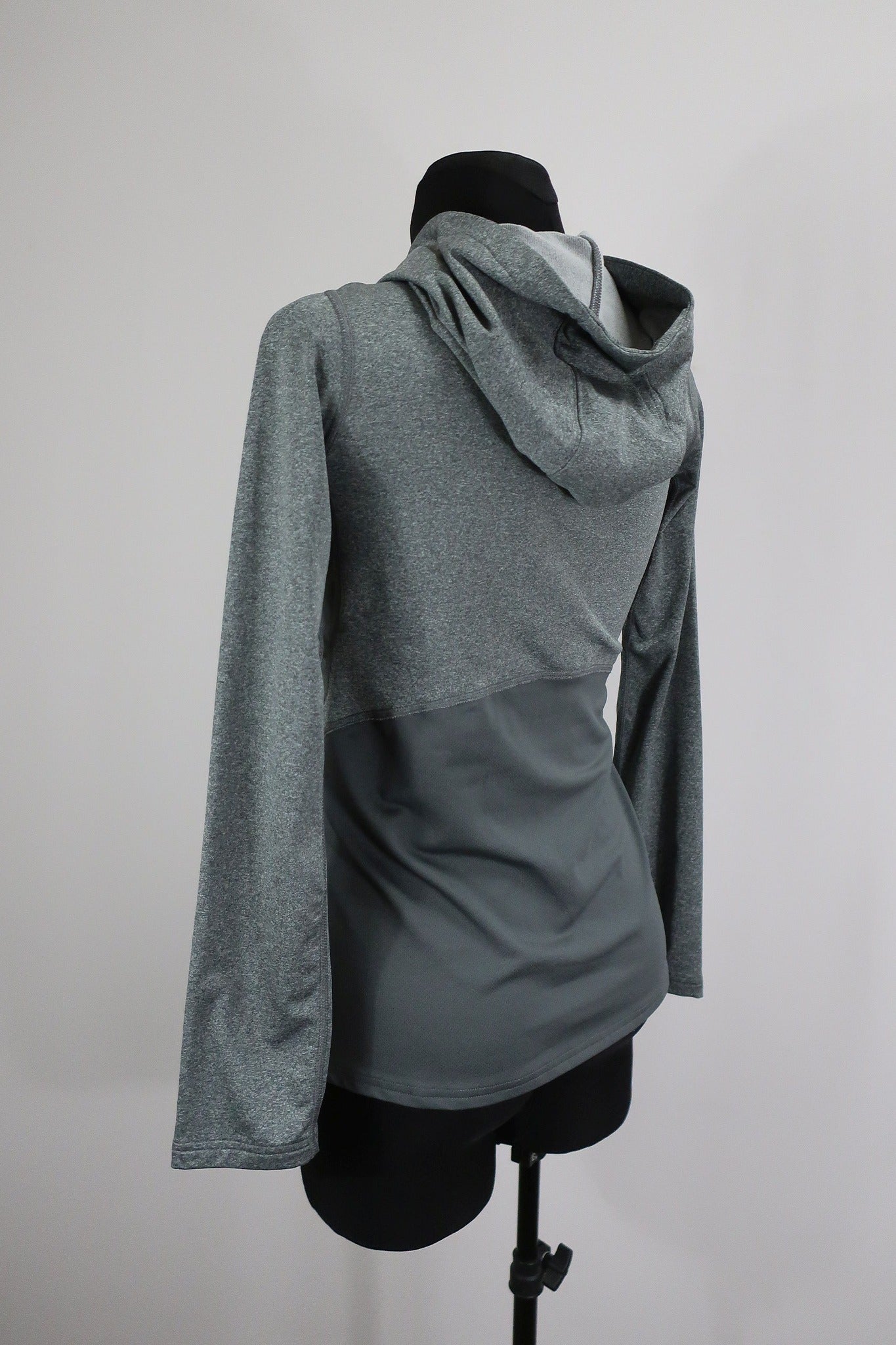 UNDER ARMOUR moteriškas sportinis lengvas džemperis S dydis