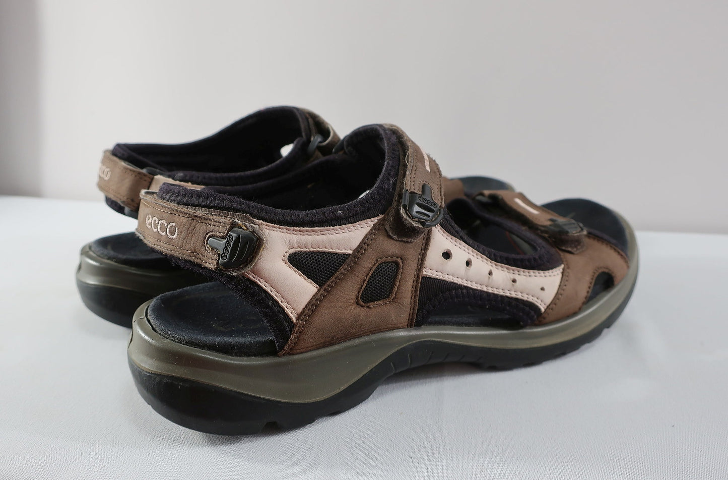 ECCO sandalai/basutės 42 dydis