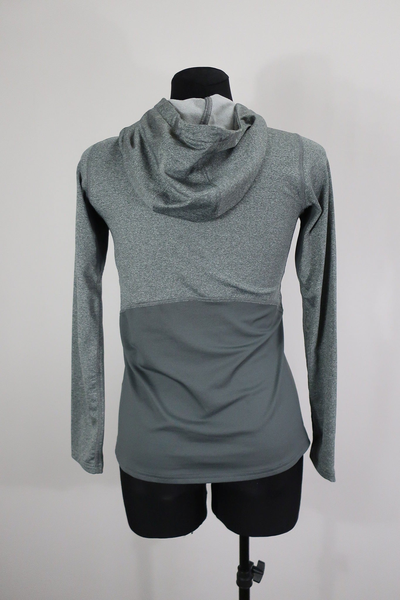 UNDER ARMOUR moteriškas sportinis lengvas džemperis S dydis