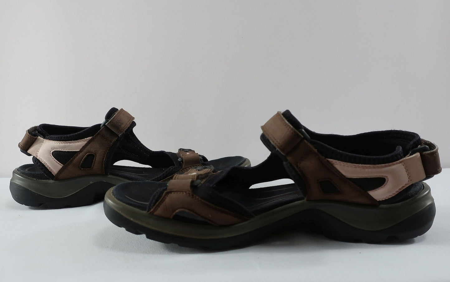 ECCO sandalai/basutės 42 dydis