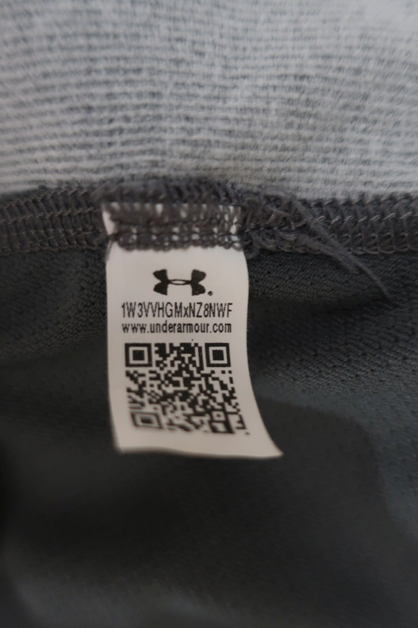 UNDER ARMOUR moteriškas sportinis lengvas džemperis S dydis