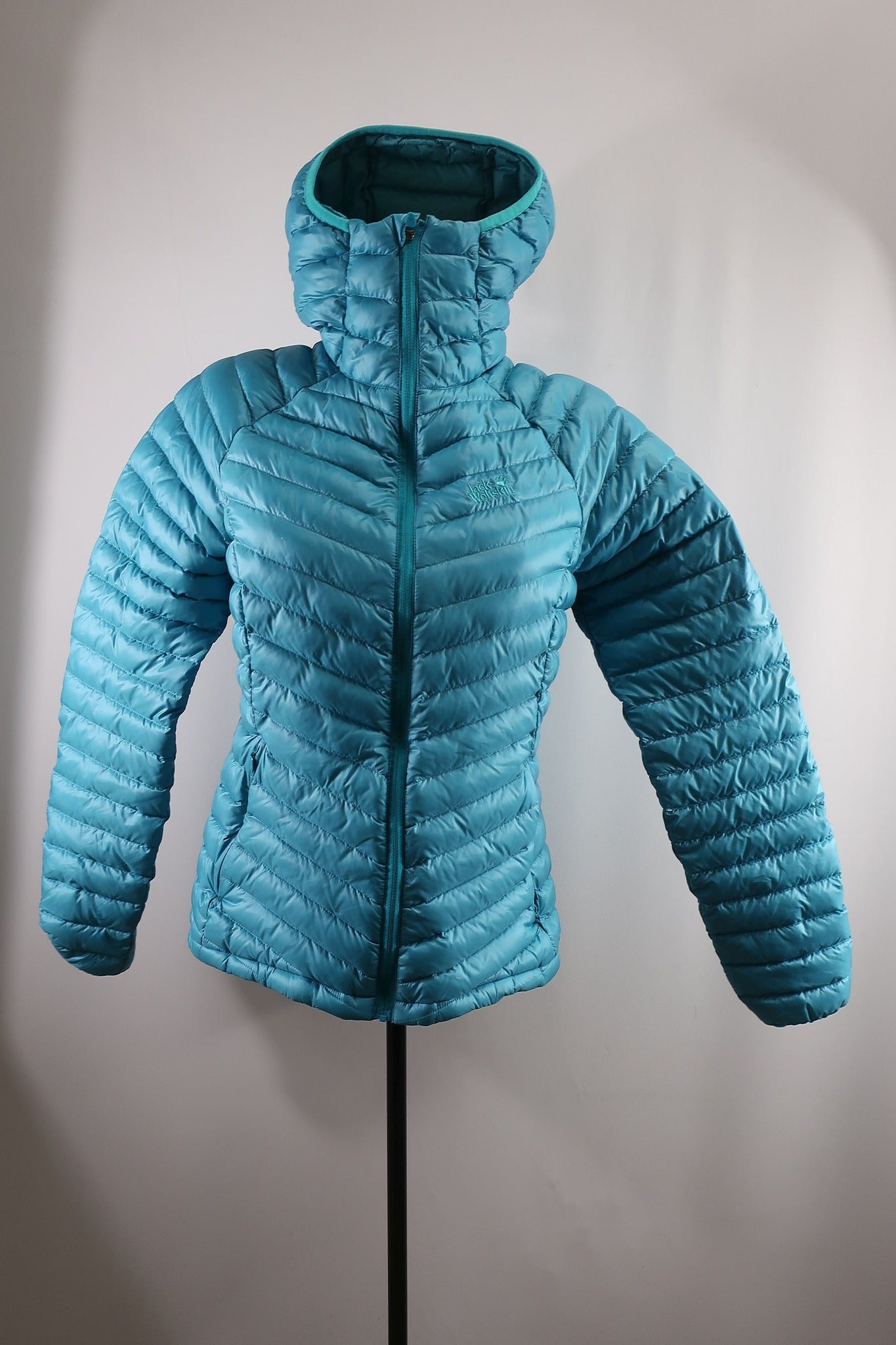 JACK WOLFSKIN moteriška lengva pūkinė striukė S dydis