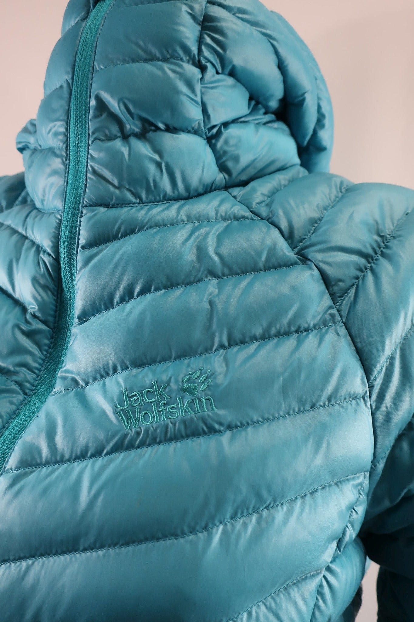 JACK WOLFSKIN moteriška lengva pūkinė striukė S dydis