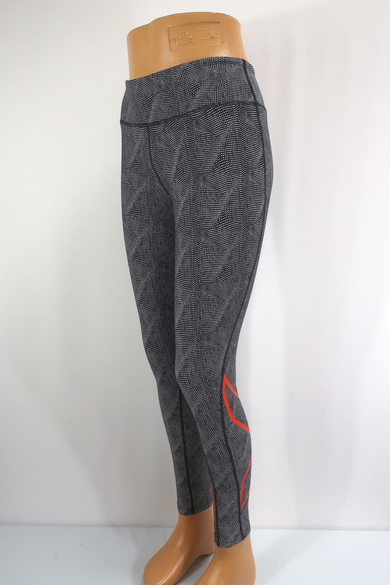 2XU moteriškos sportinės kompresinės tamprės M dydis
