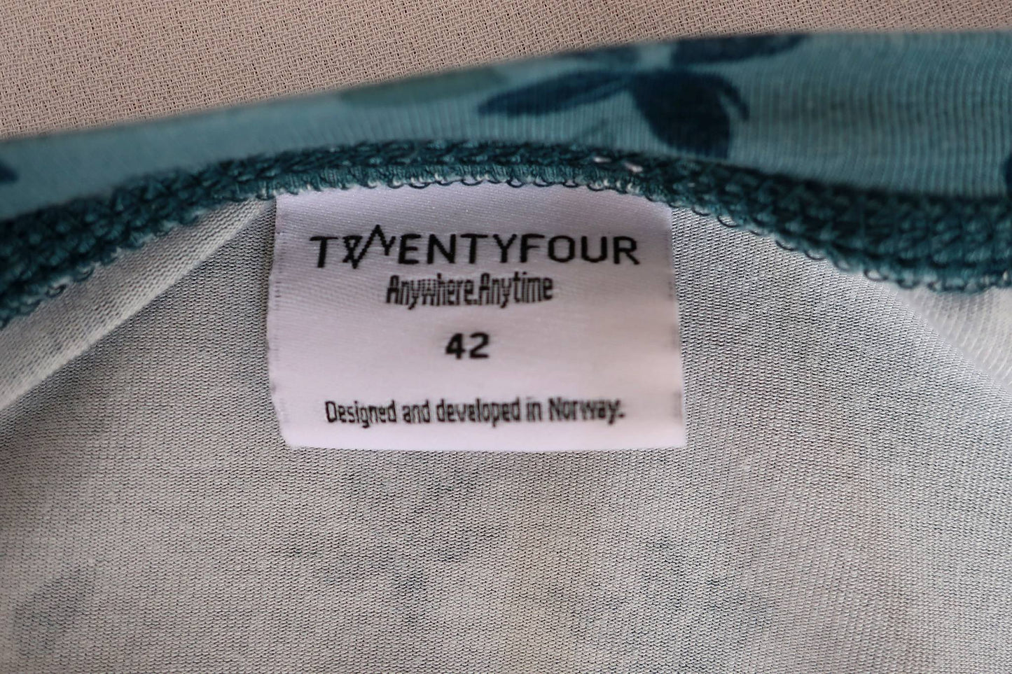 TWENTY FOUR moteriški termo/sportiniai marškinėliai 42 dydis