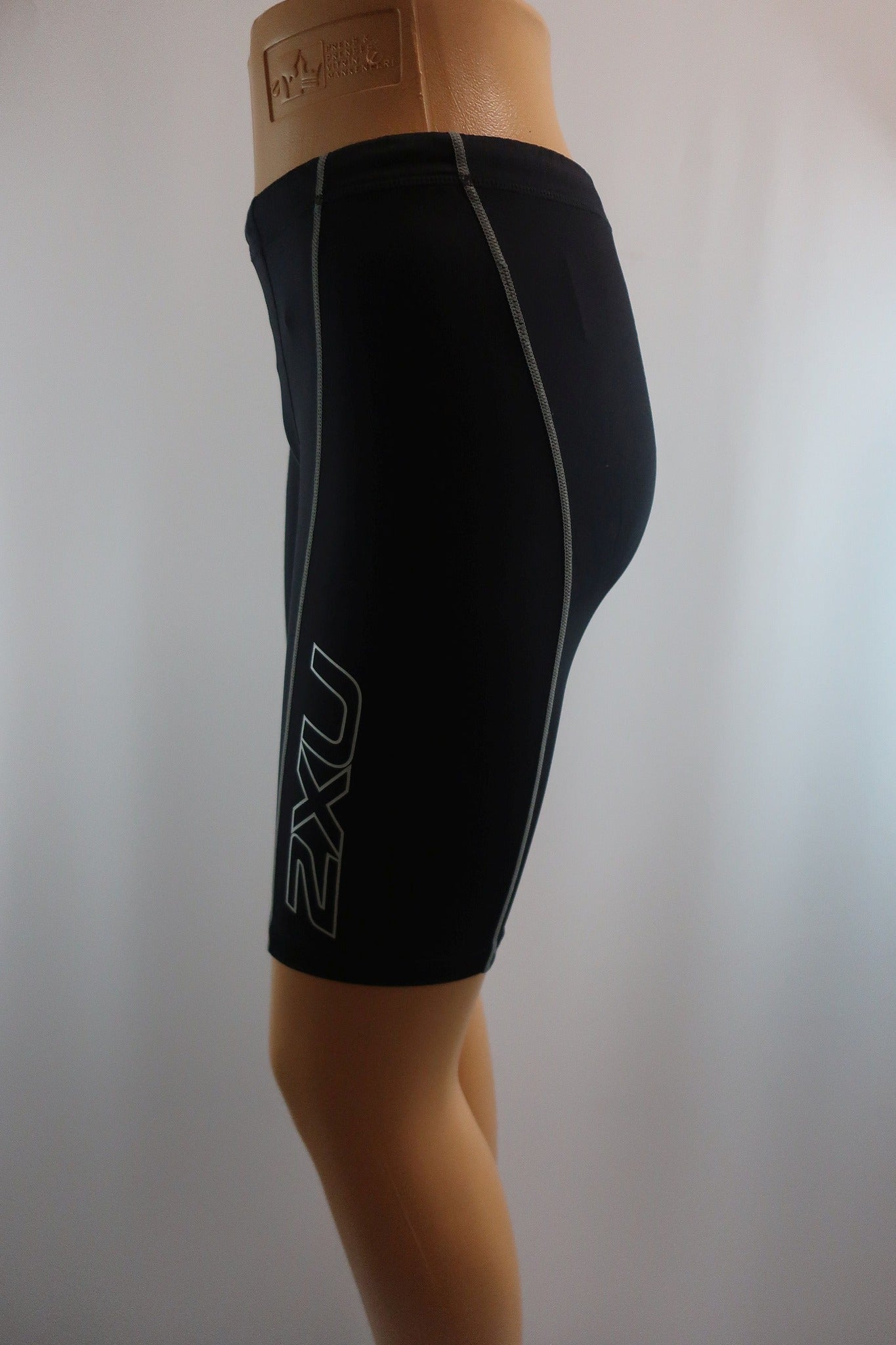 2XU vyriški sportiniai kompresiniai šortai M dydis