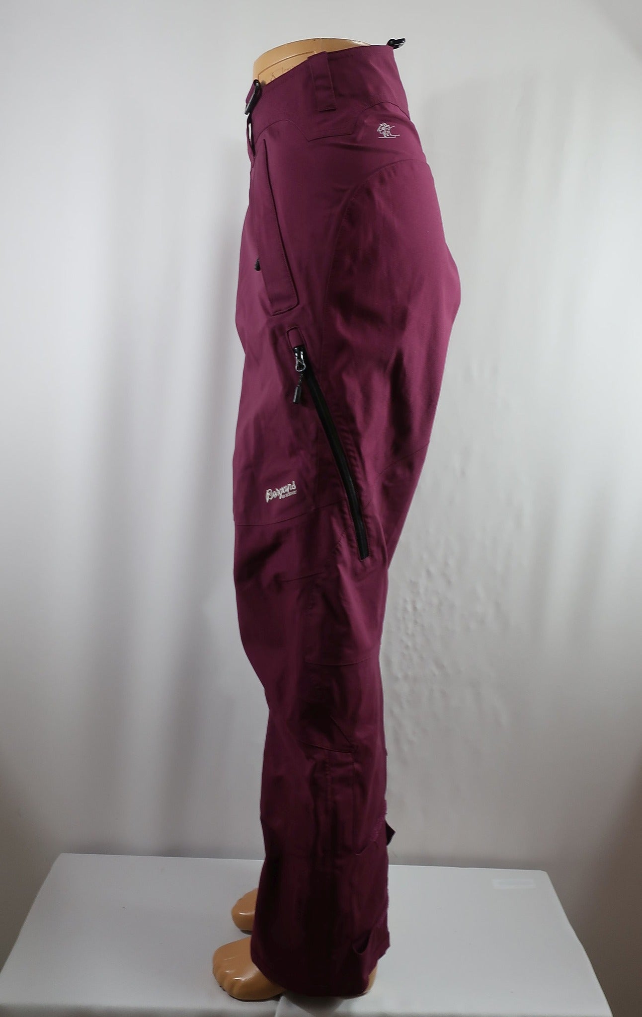 BERGANS moteriškos membraninės laisvalaikio kelnės L/XL dydis