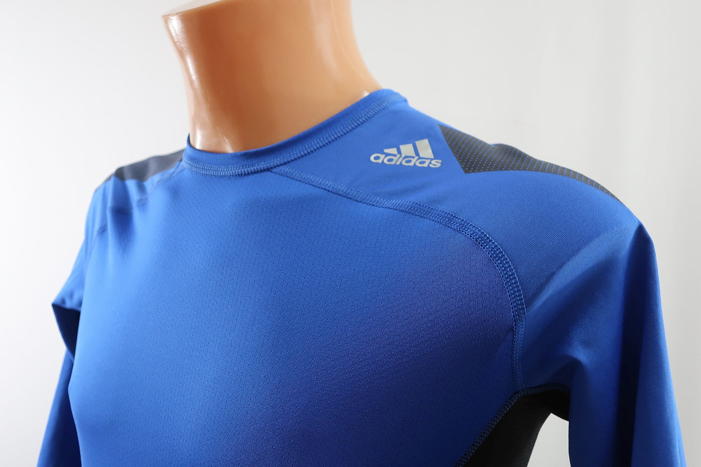 ADIDAS TECHFIT vyriški kompresiniai sportiniai marškinėliai M/L dydis