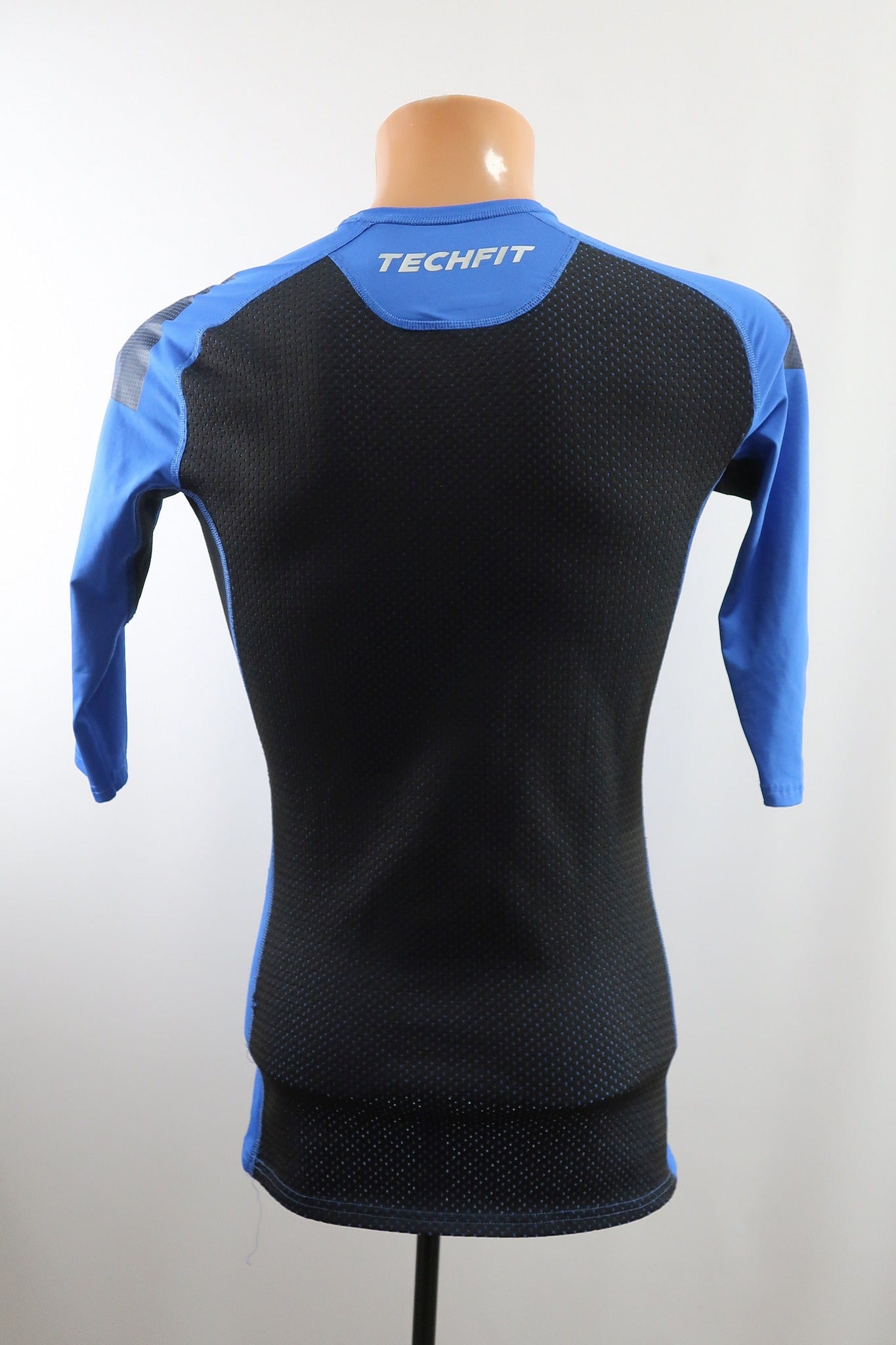 ADIDAS TECHFIT vyriški kompresiniai sportiniai marškinėliai M/L dydis