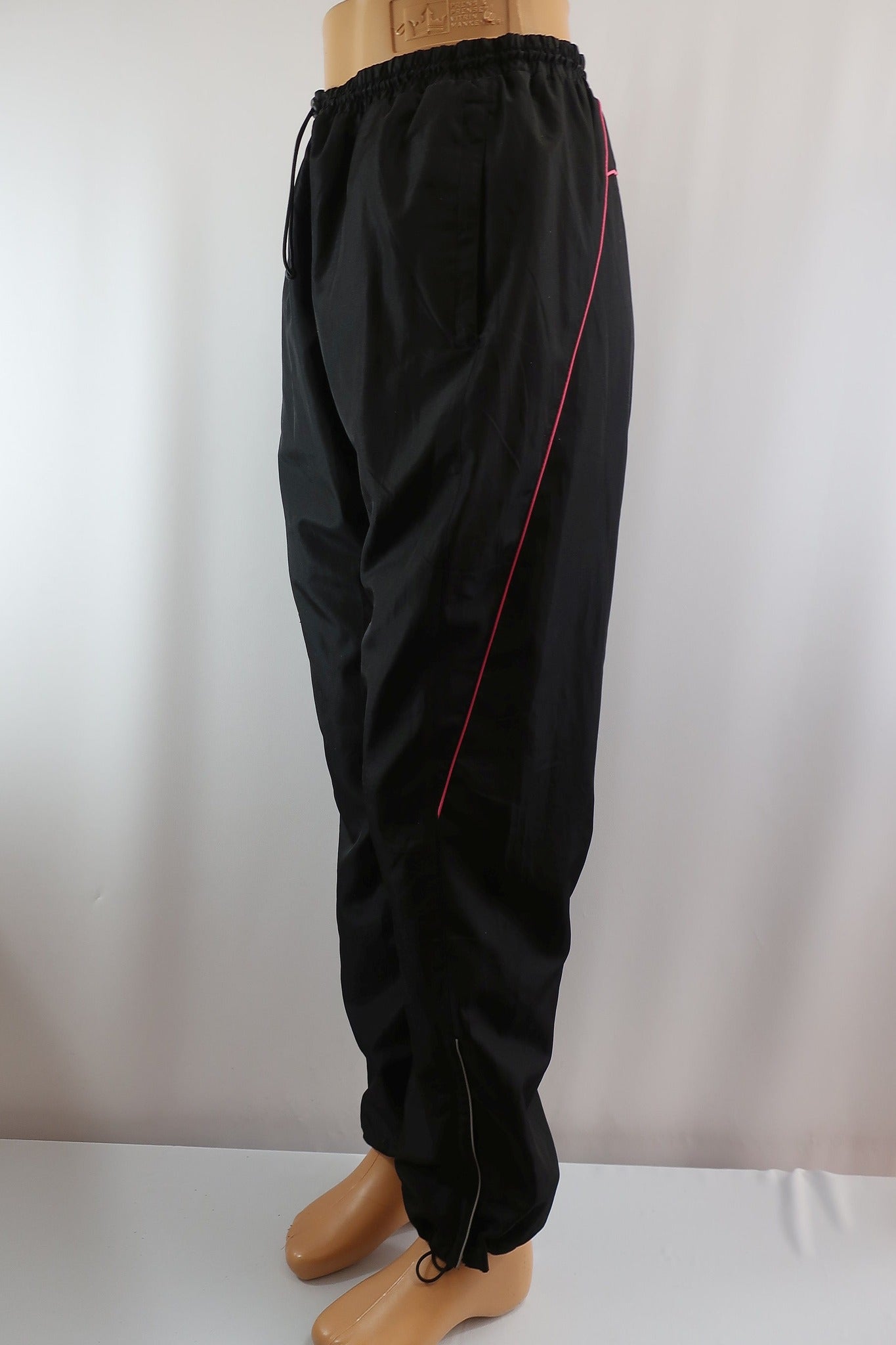 CRAFT moteriškas sportinis komplektas - švarkas ir kelnės L dydis