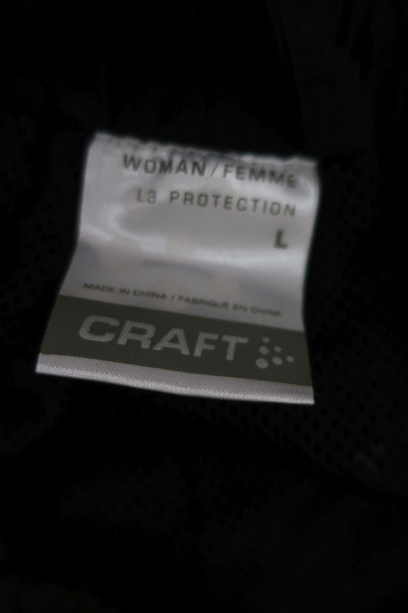 CRAFT moteriškas sportinis komplektas - švarkas ir kelnės L dydis