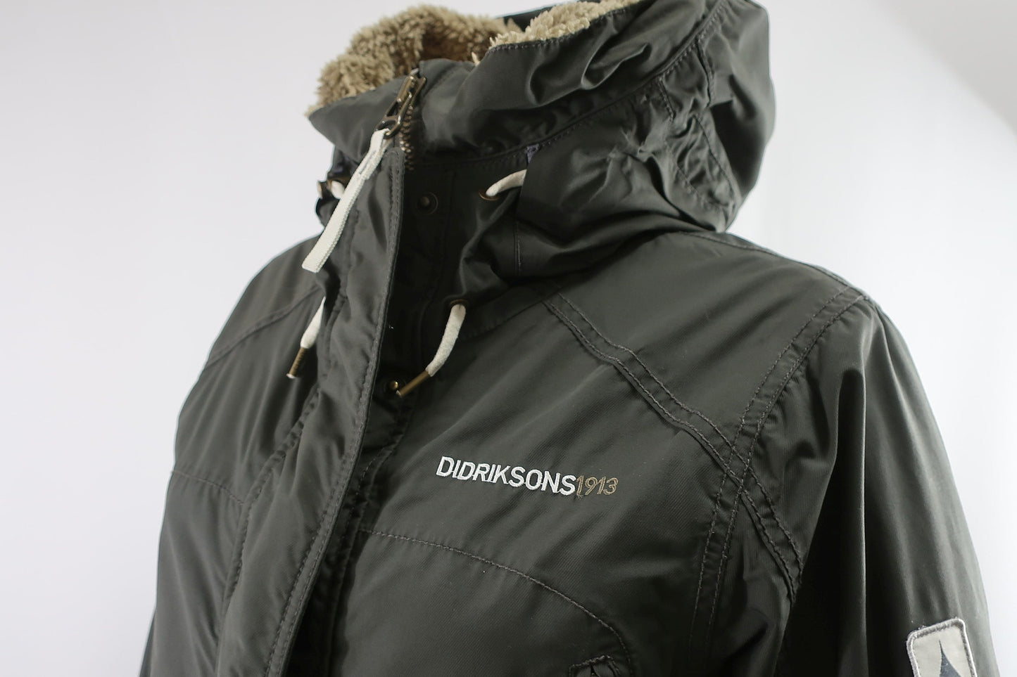 DIDRIKSONS moteriškas puspaltis/parka 40 dydis