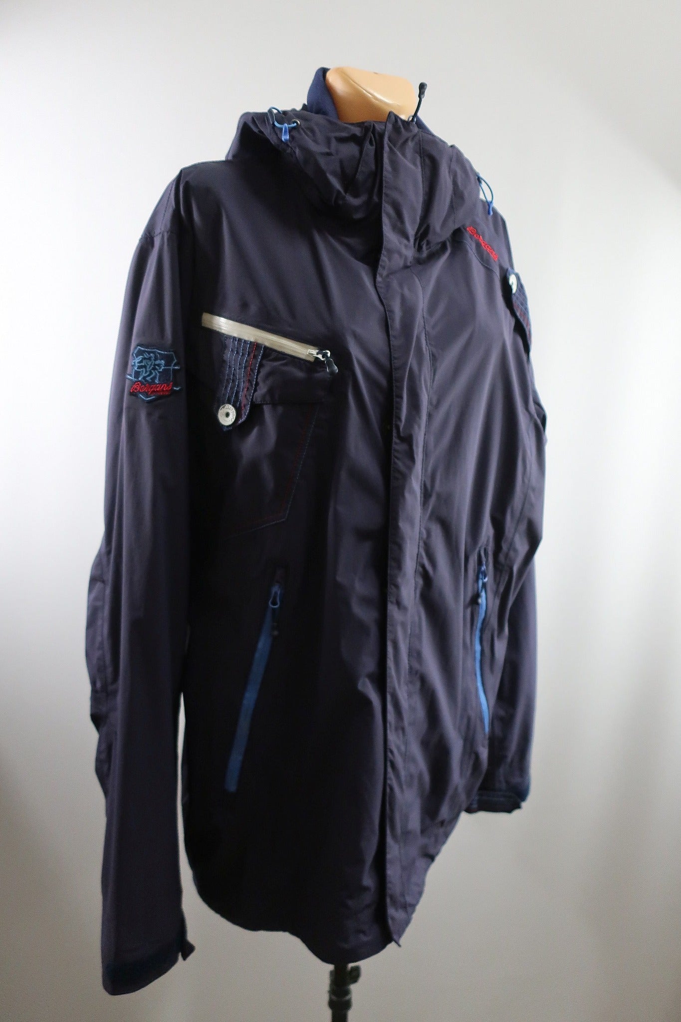 BERGANS moteriška striukė XL/XXL dydis