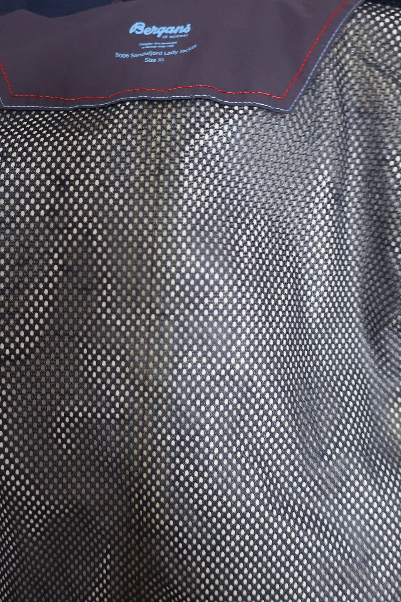BERGANS moteriška striukė XL/XXL dydis