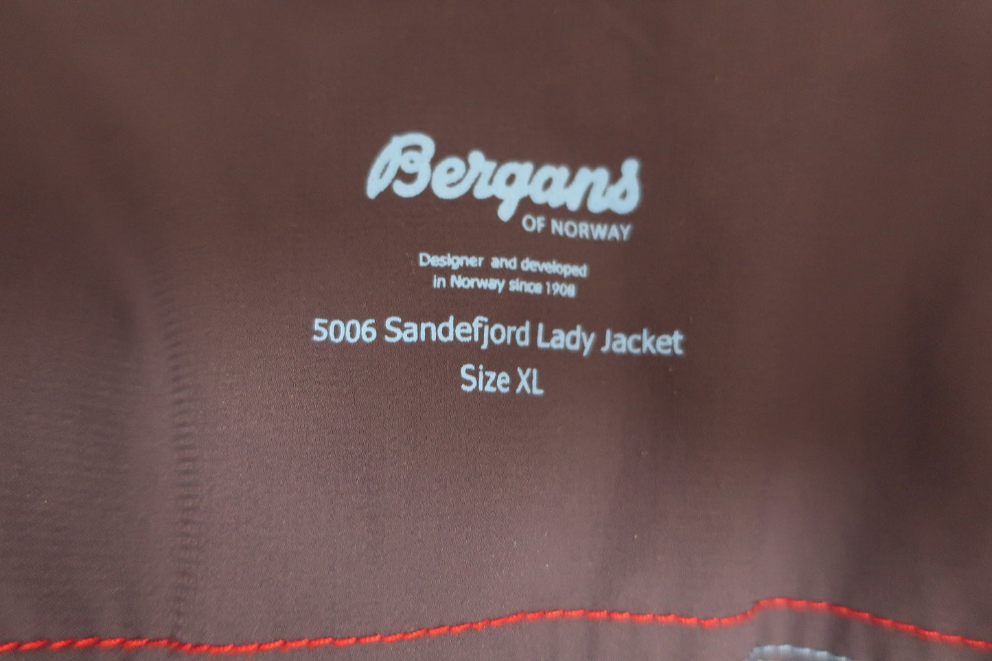 BERGANS moteriška striukė XL/XXL dydis