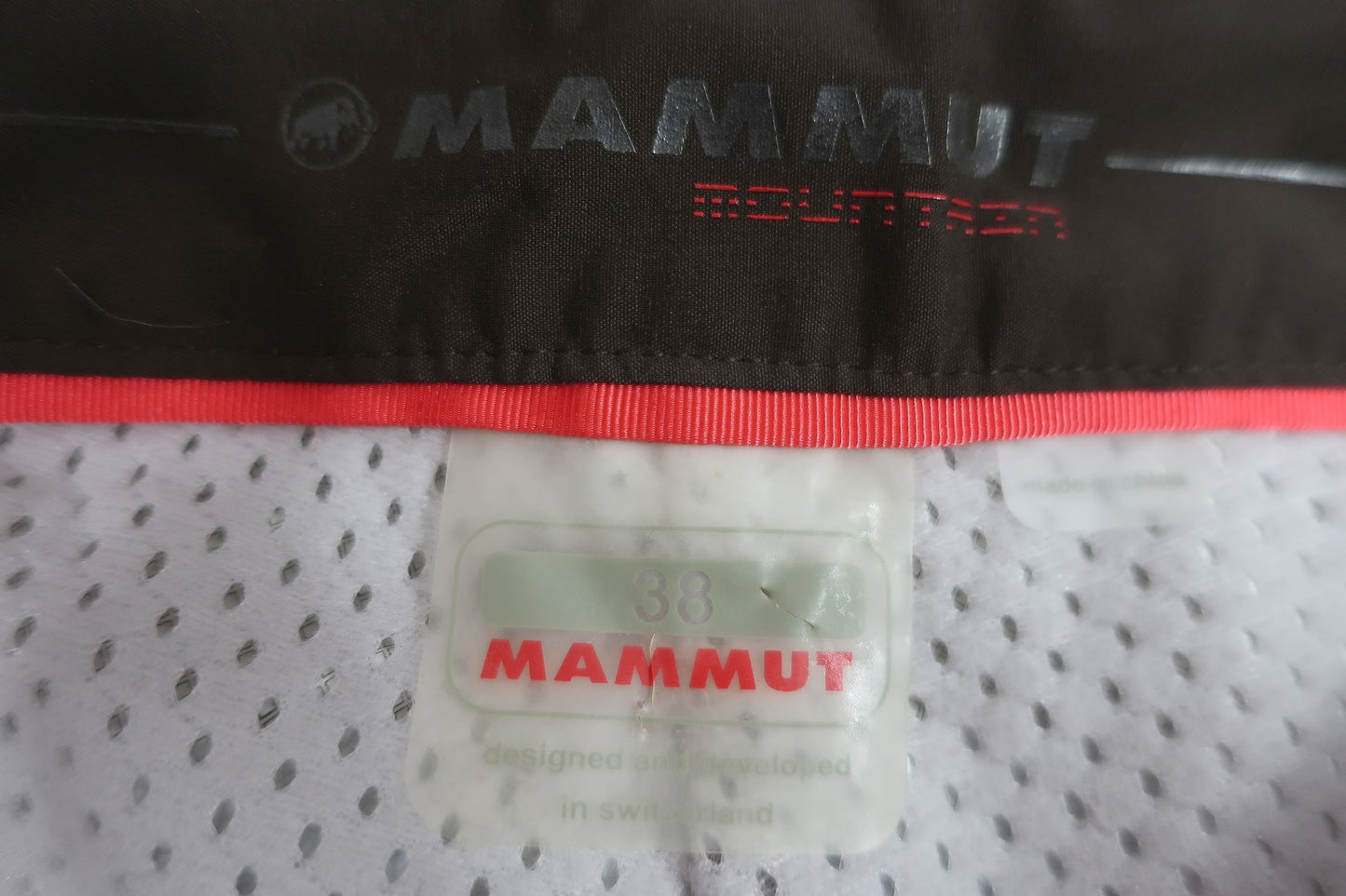 MAMMUT moteriškos membraninės laisvalaikio kelnės 38 dydis