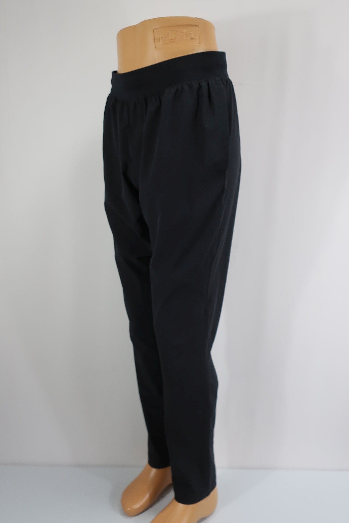 UNDER ARMOUR vyriškos naujos sportinės, laisvalaikio kelnės M dydis