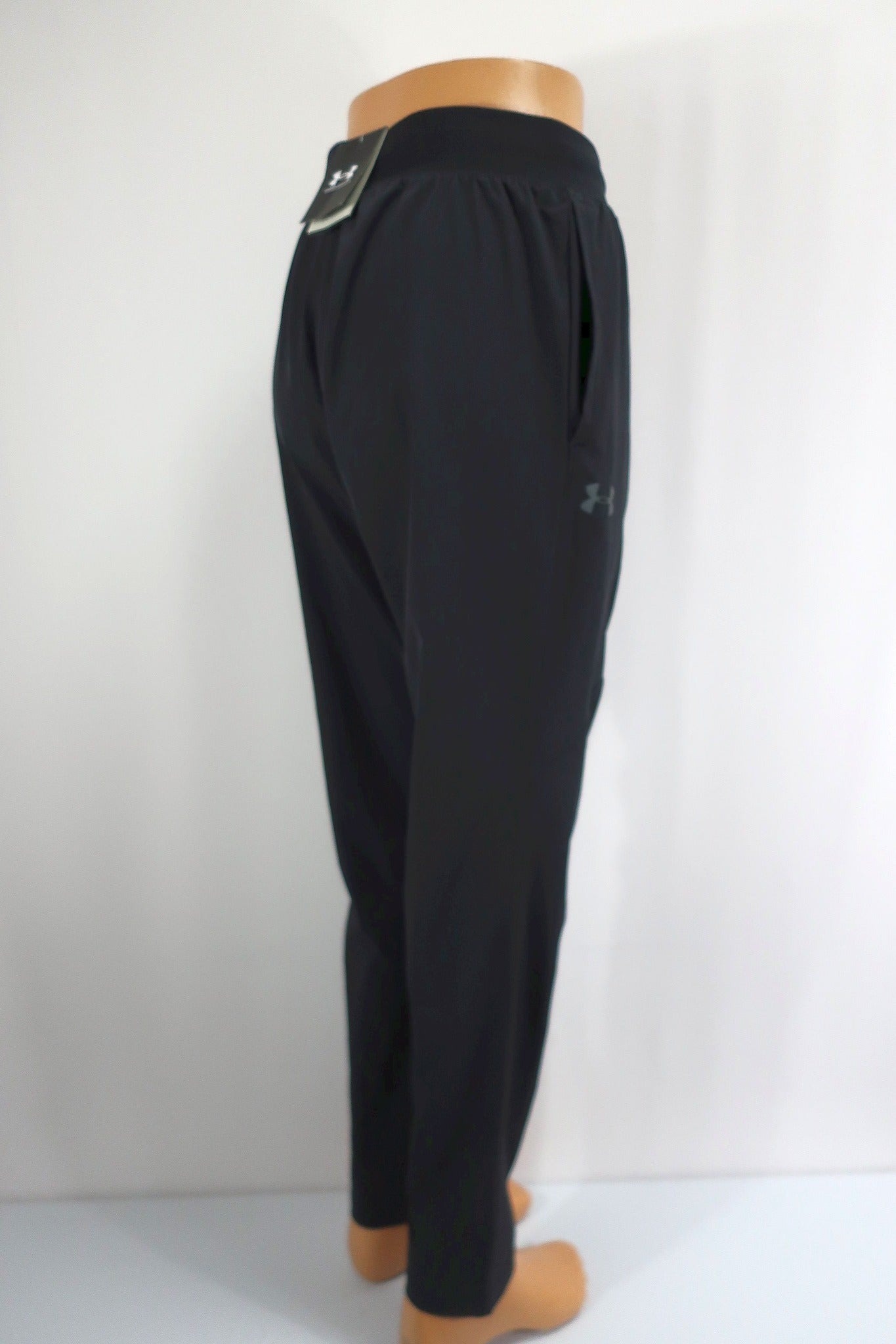 UNDER ARMOUR vyriškos naujos sportinės, laisvalaikio kelnės M dydis