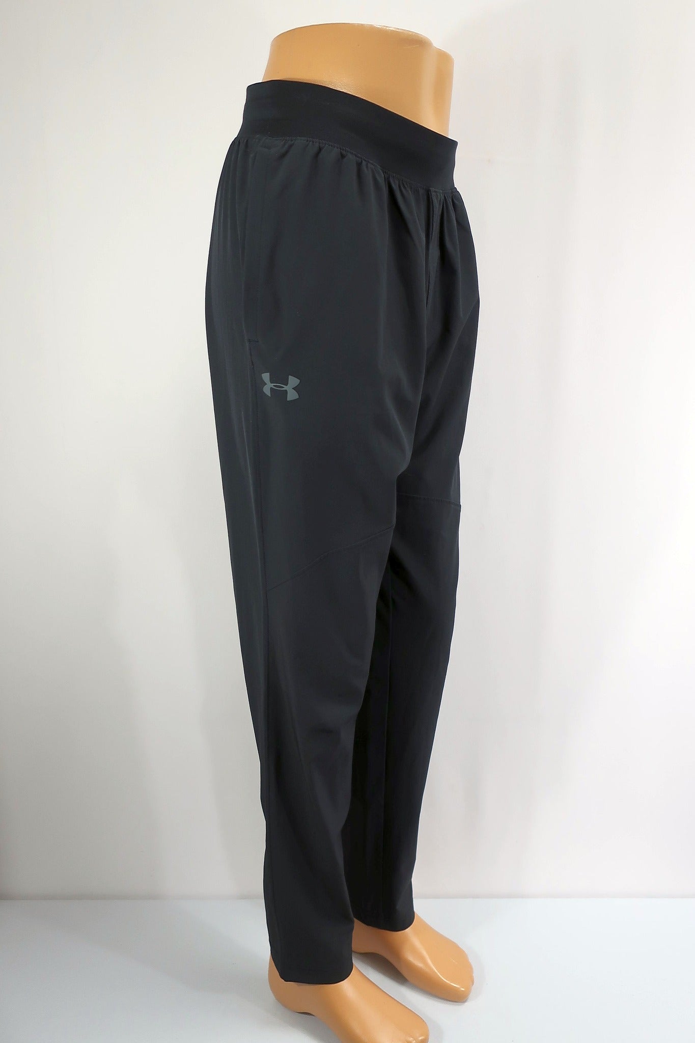 UNDER ARMOUR vyriškos naujos sportinės, laisvalaikio kelnės M dydis