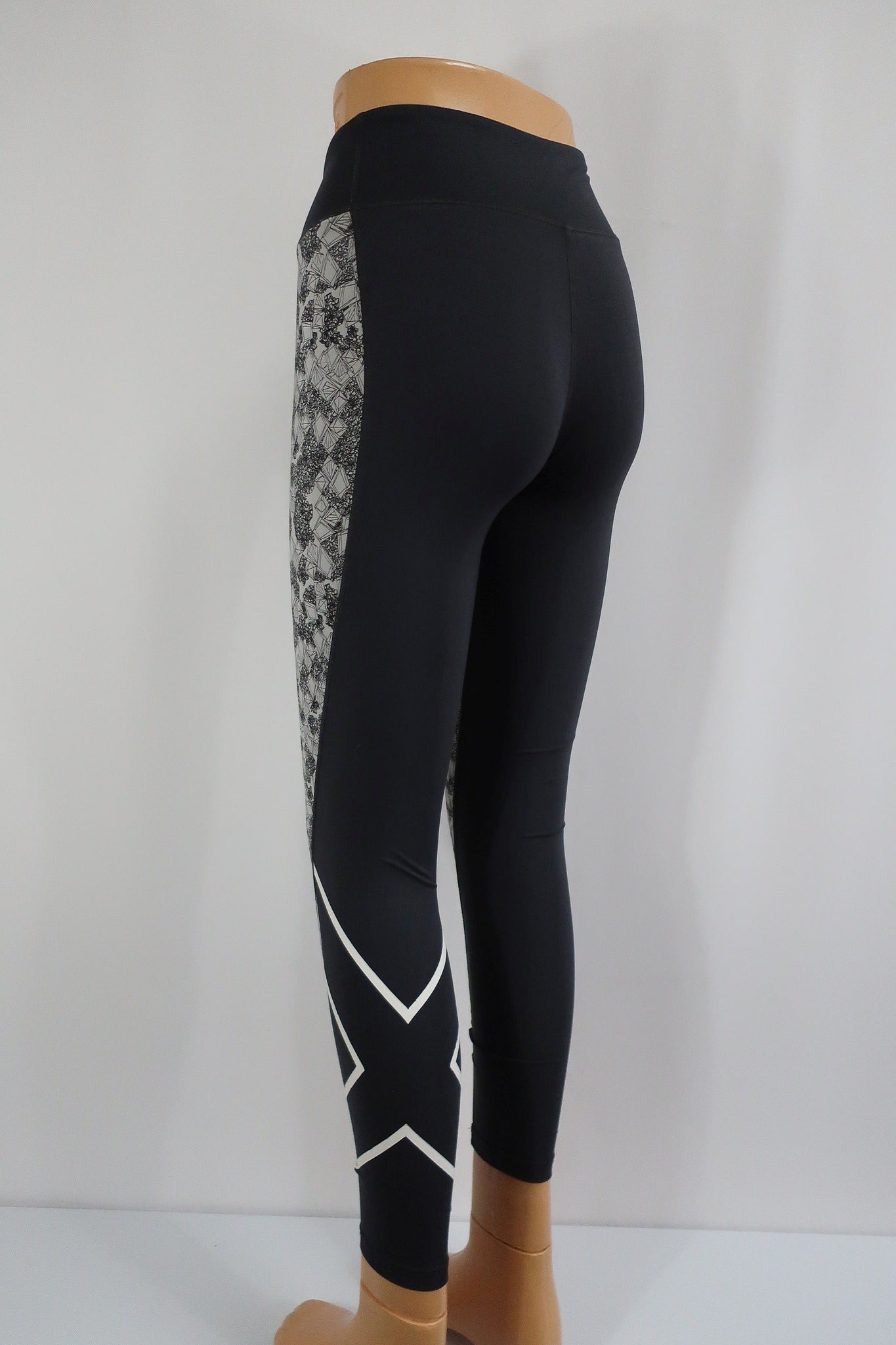 2XU moteriškos sportinės kompresinės tamprės ST dydis
