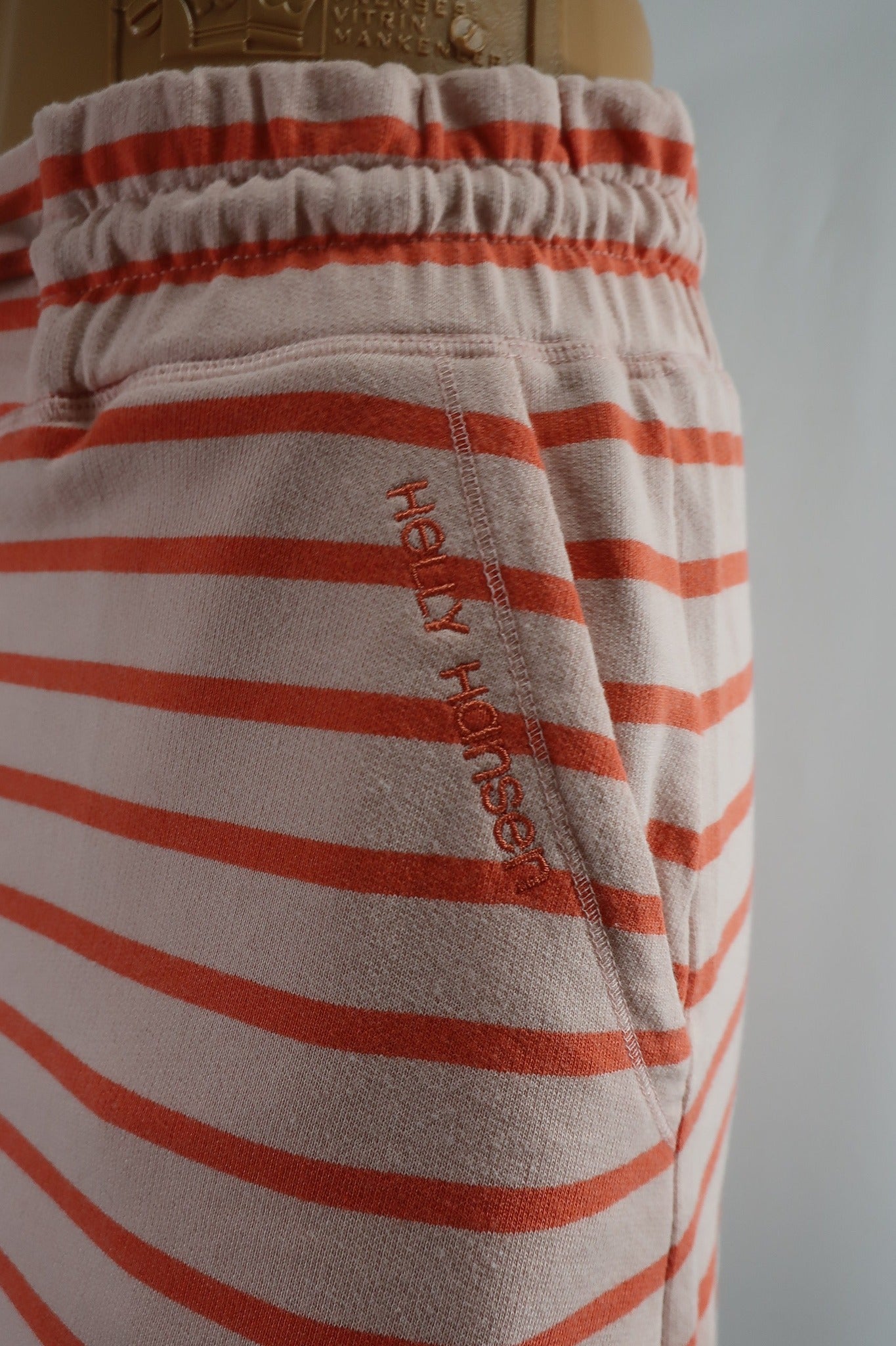 HELLY HANSEN moteriškas laisvalaikio kostiumas - džemperis ir sijonas S dydis