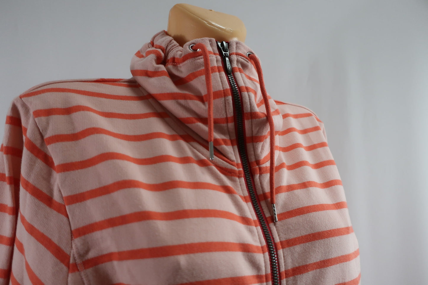 HELLY HANSEN moteriškas laisvalaikio kostiumas - džemperis ir sijonas S dydis