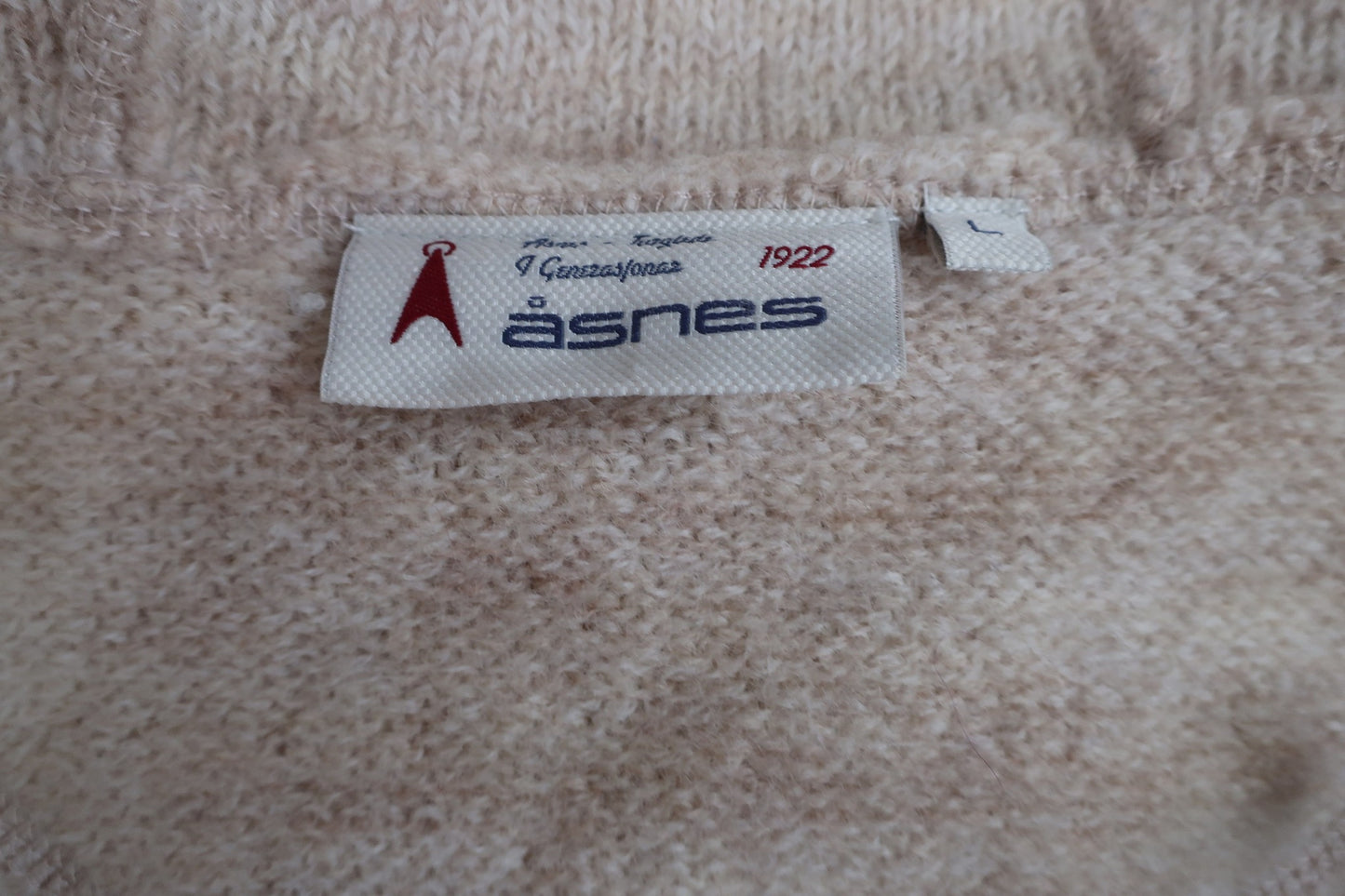 ASNES moteriškas vilnonis megztinis M/L dydis