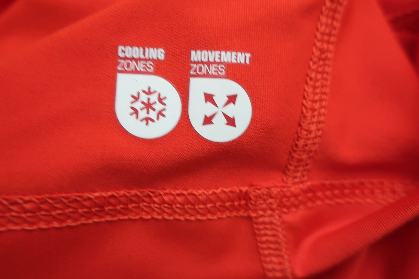 REEBOK vyriški kompresiniai sportiniai marškinėliai S/M dydis