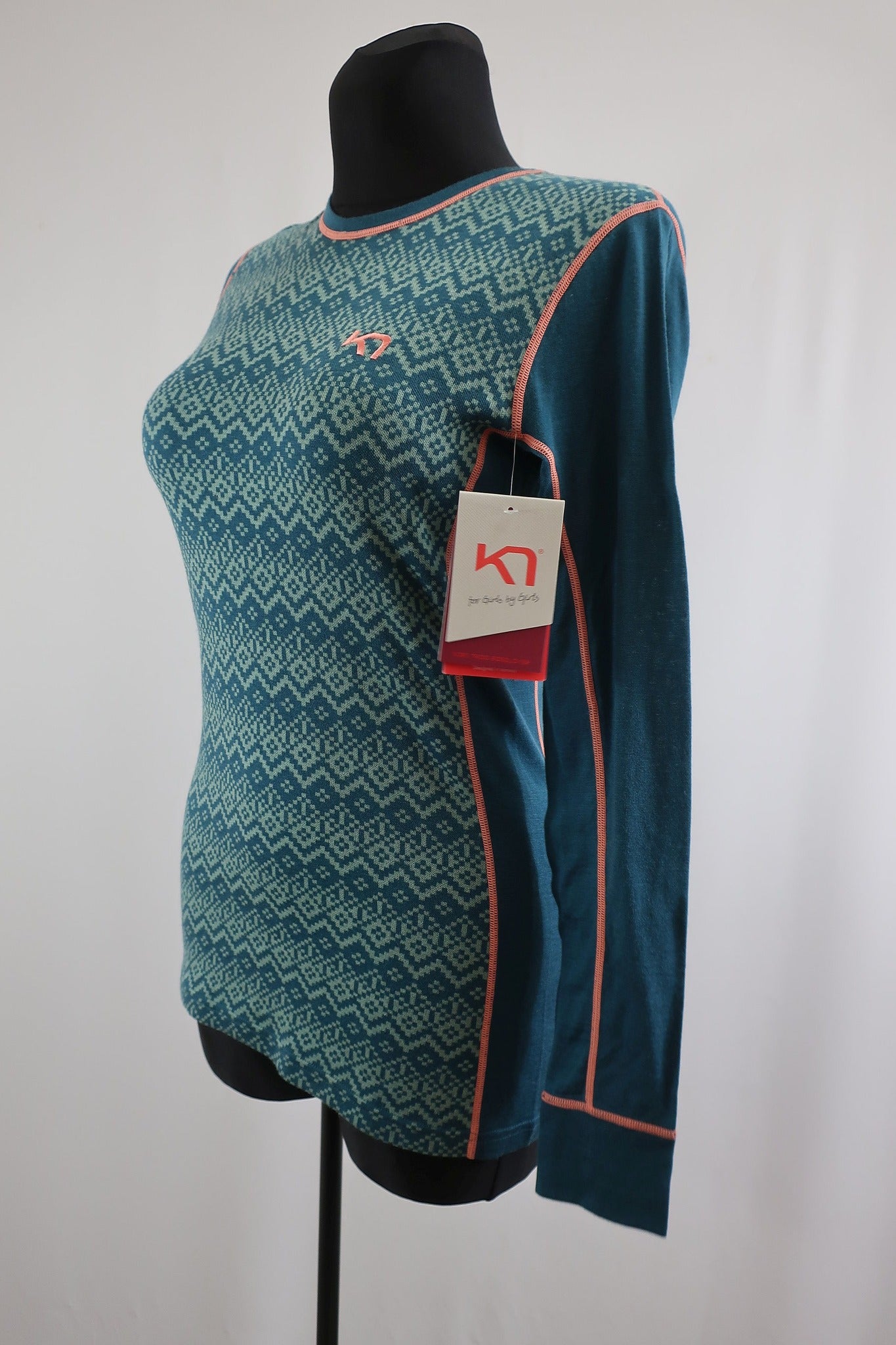 KARITRAA moteriški nauji termo marškinėliai su vilna M dydis