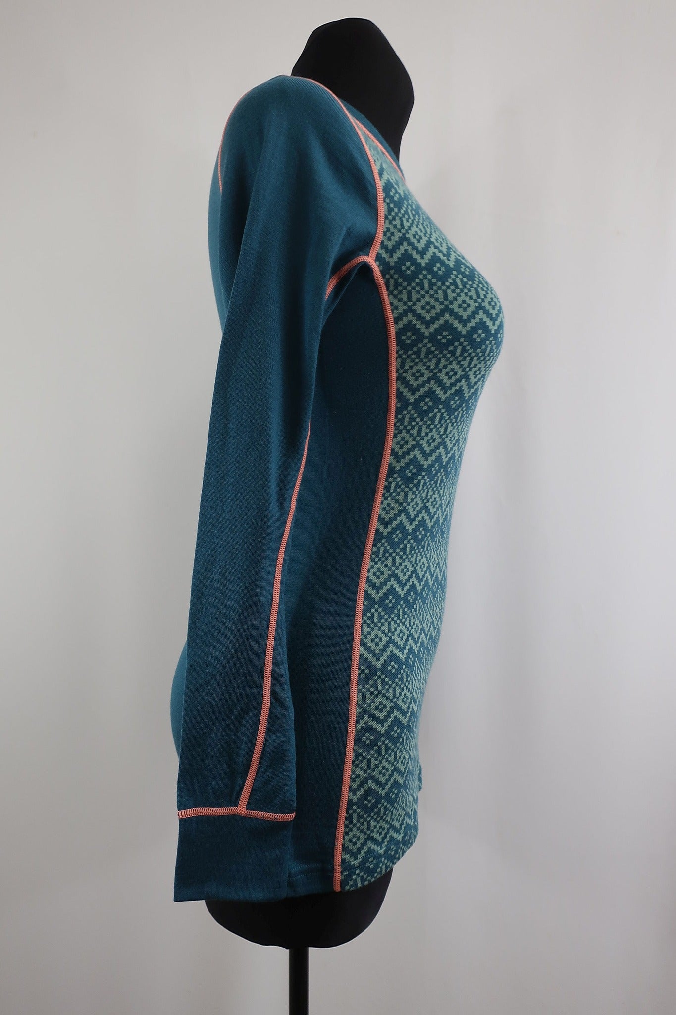 KARITRAA moteriški nauji termo marškinėliai su vilna M dydis