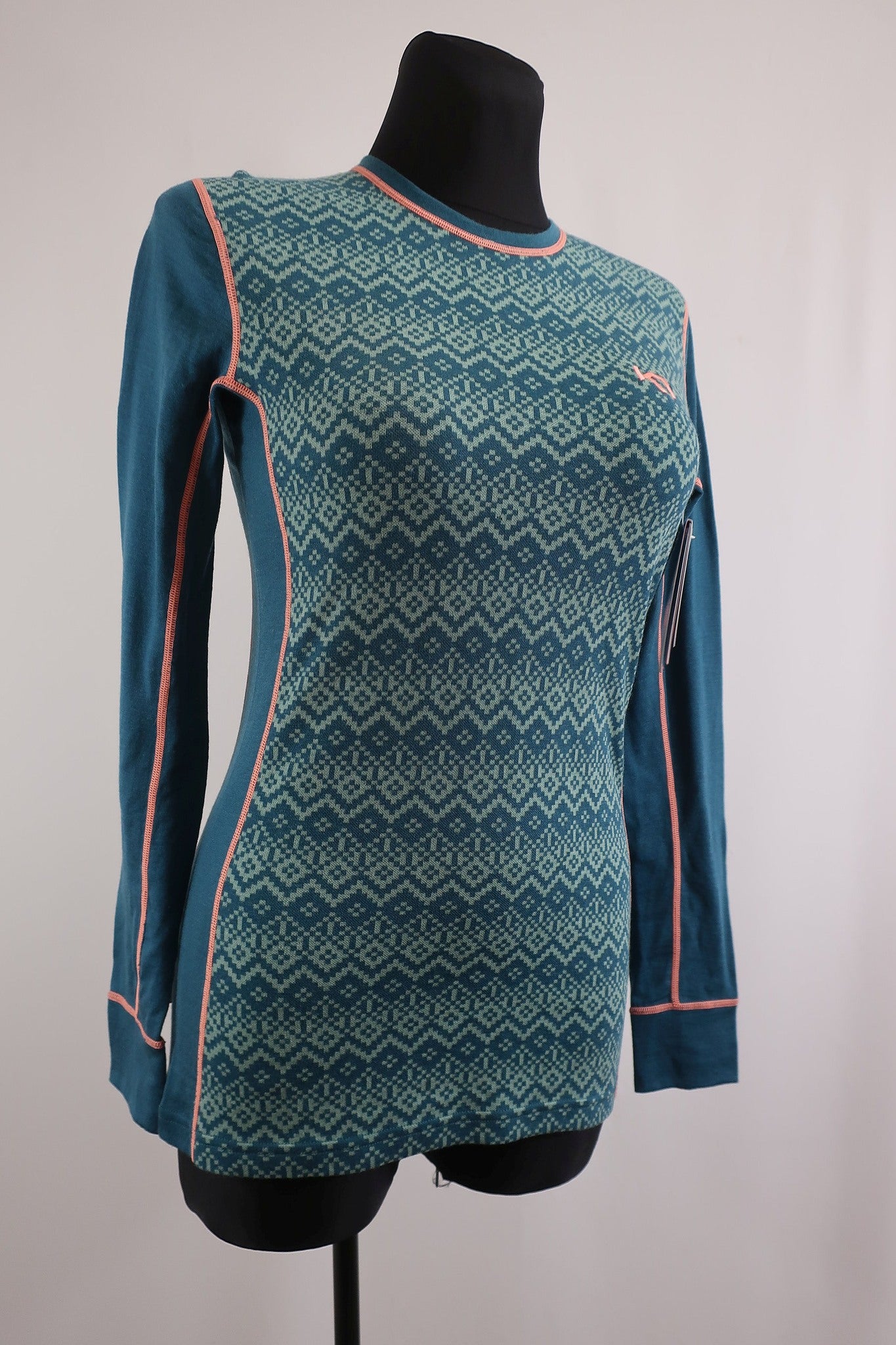 KARITRAA moteriški nauji termo marškinėliai su vilna M dydis