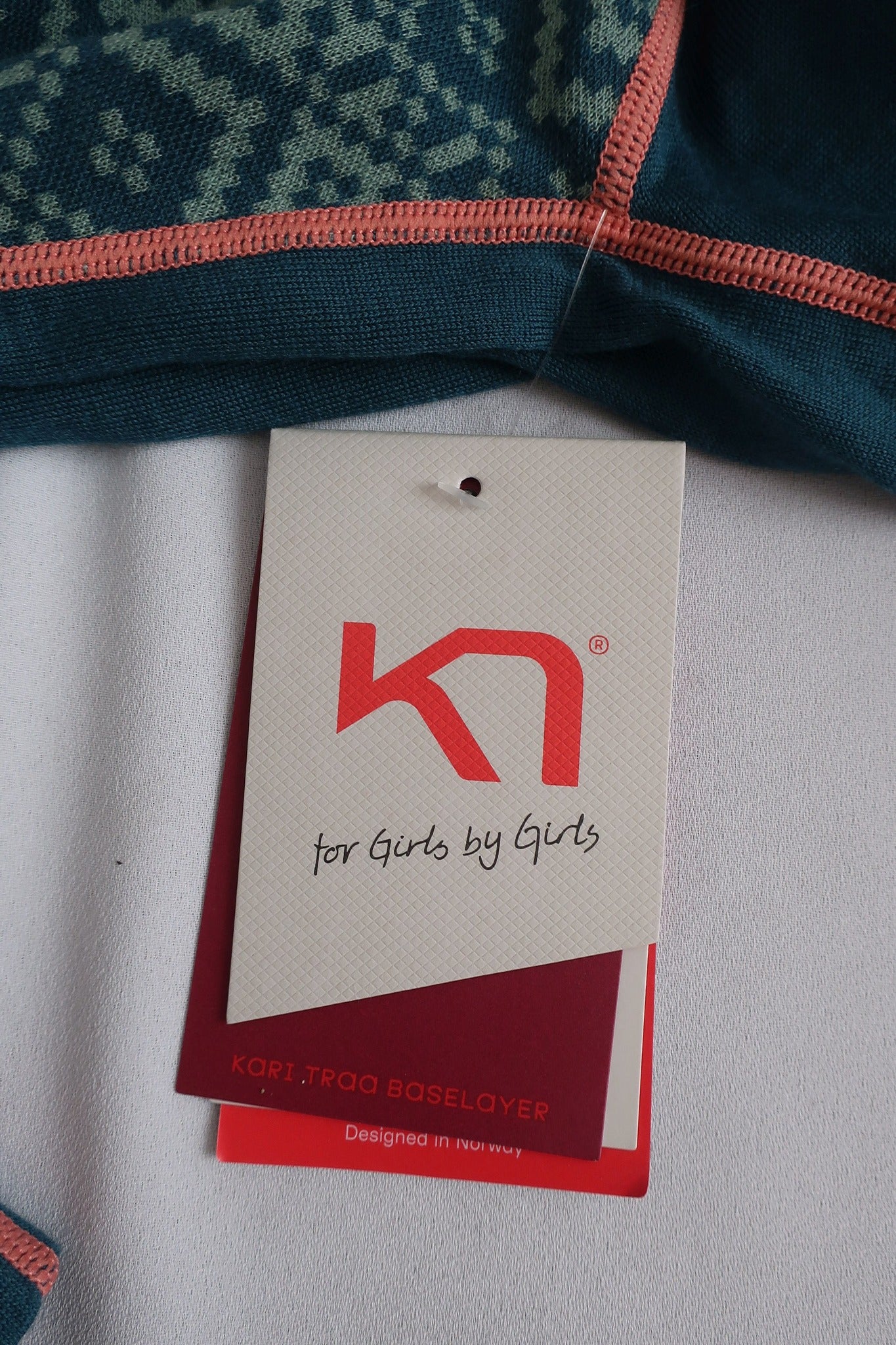 KARITRAA moteriški nauji termo marškinėliai su vilna M dydis