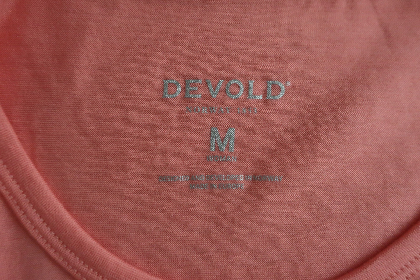 DEVOLD nauji moteriški marškinėliai su merino vilna M dydis