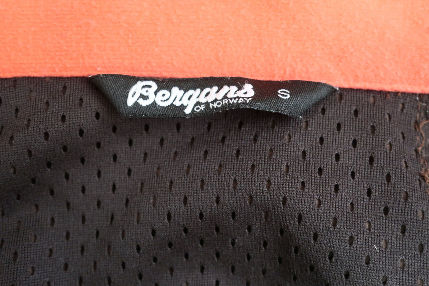 BERGANS vyriška lengva striukė /vėjinukė S dydis