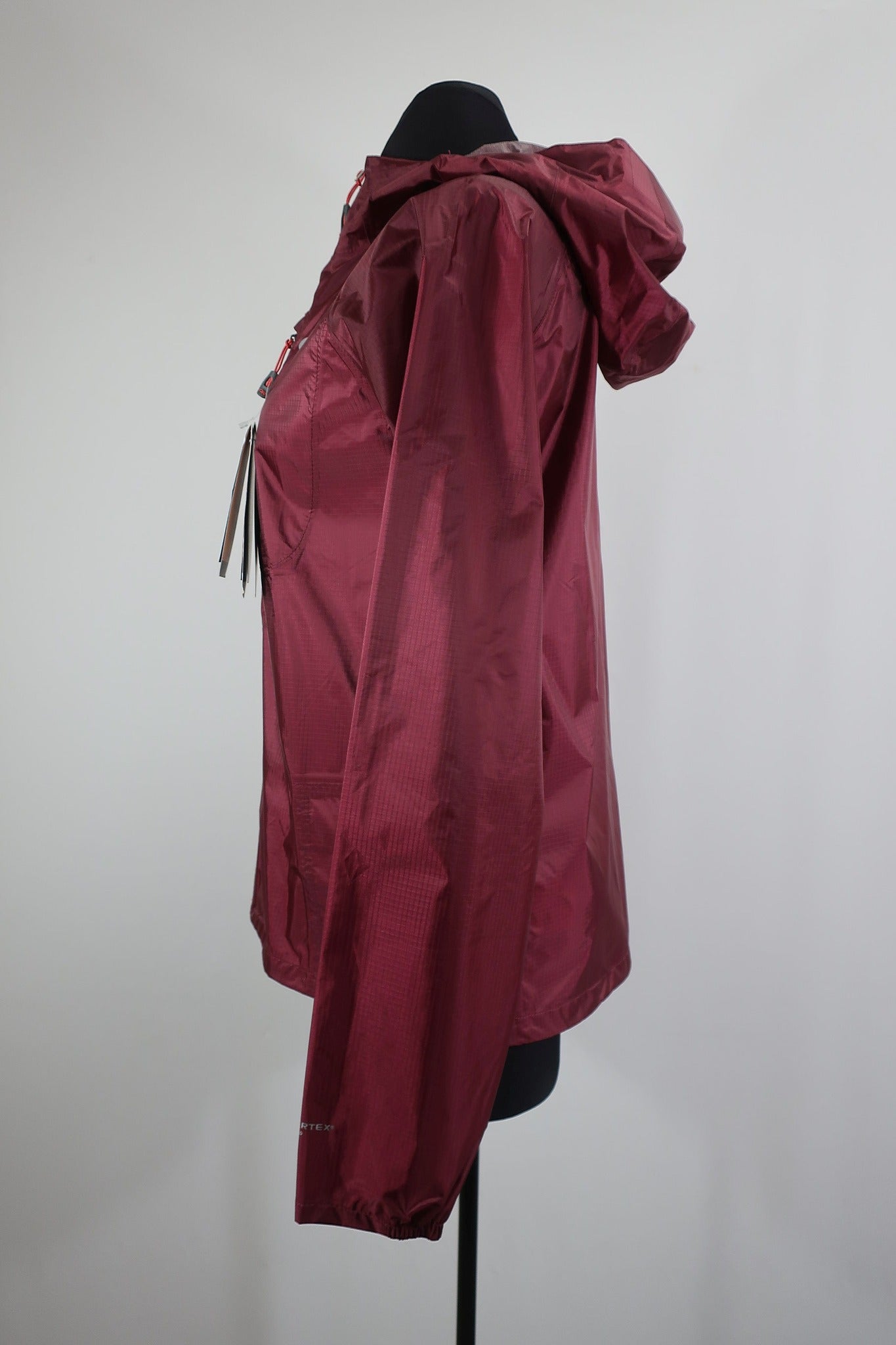 OUTDOOR RESEARCH moteriška nauja striukė M dydis