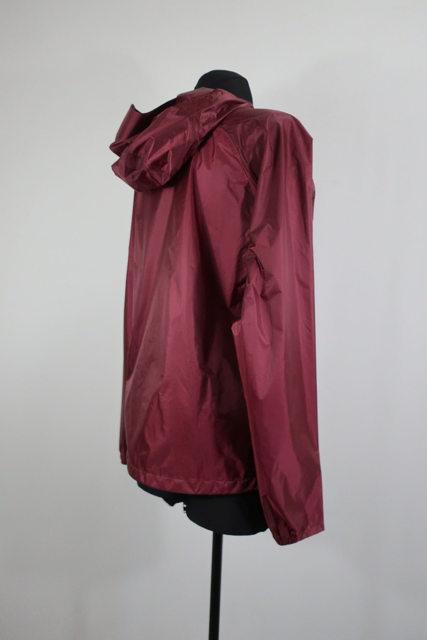 OUTDOOR RESEARCH moteriška nauja striukė M dydis