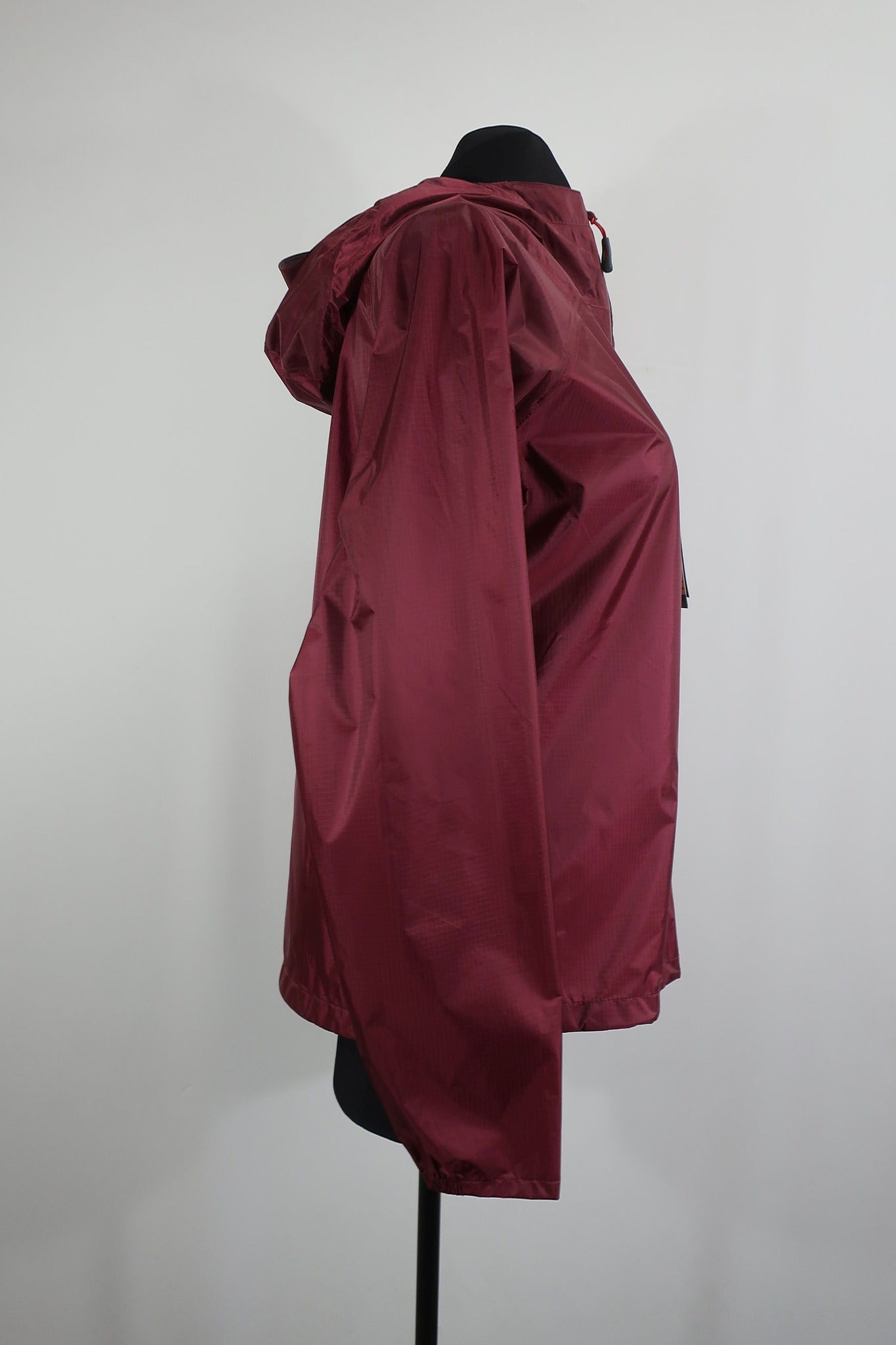 OUTDOOR RESEARCH moteriška nauja striukė M dydis