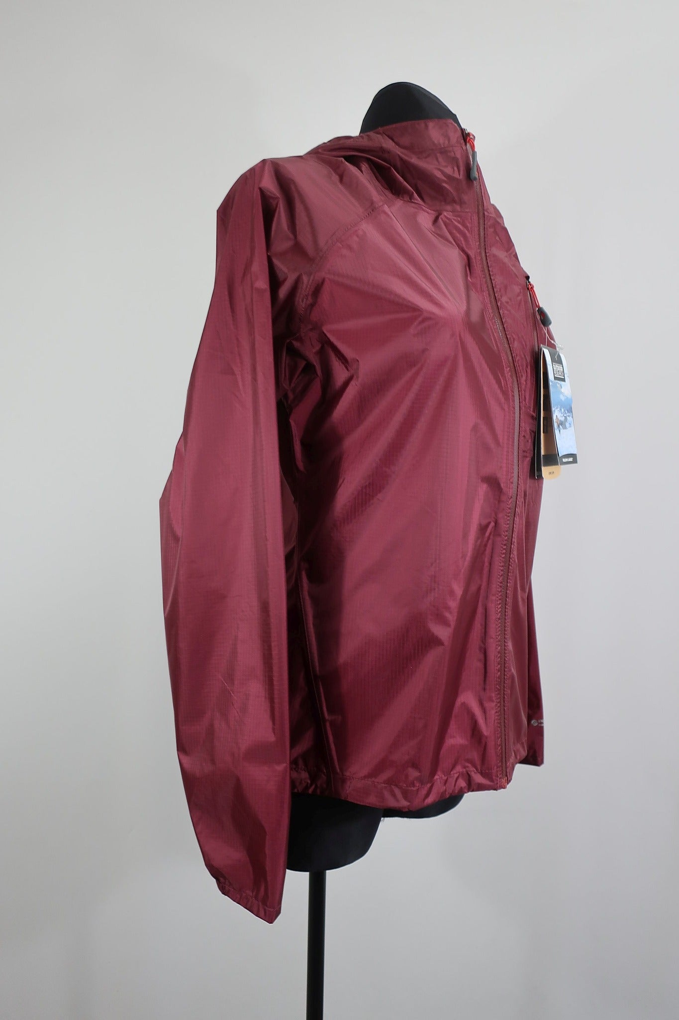 OUTDOOR RESEARCH moteriška nauja striukė M dydis