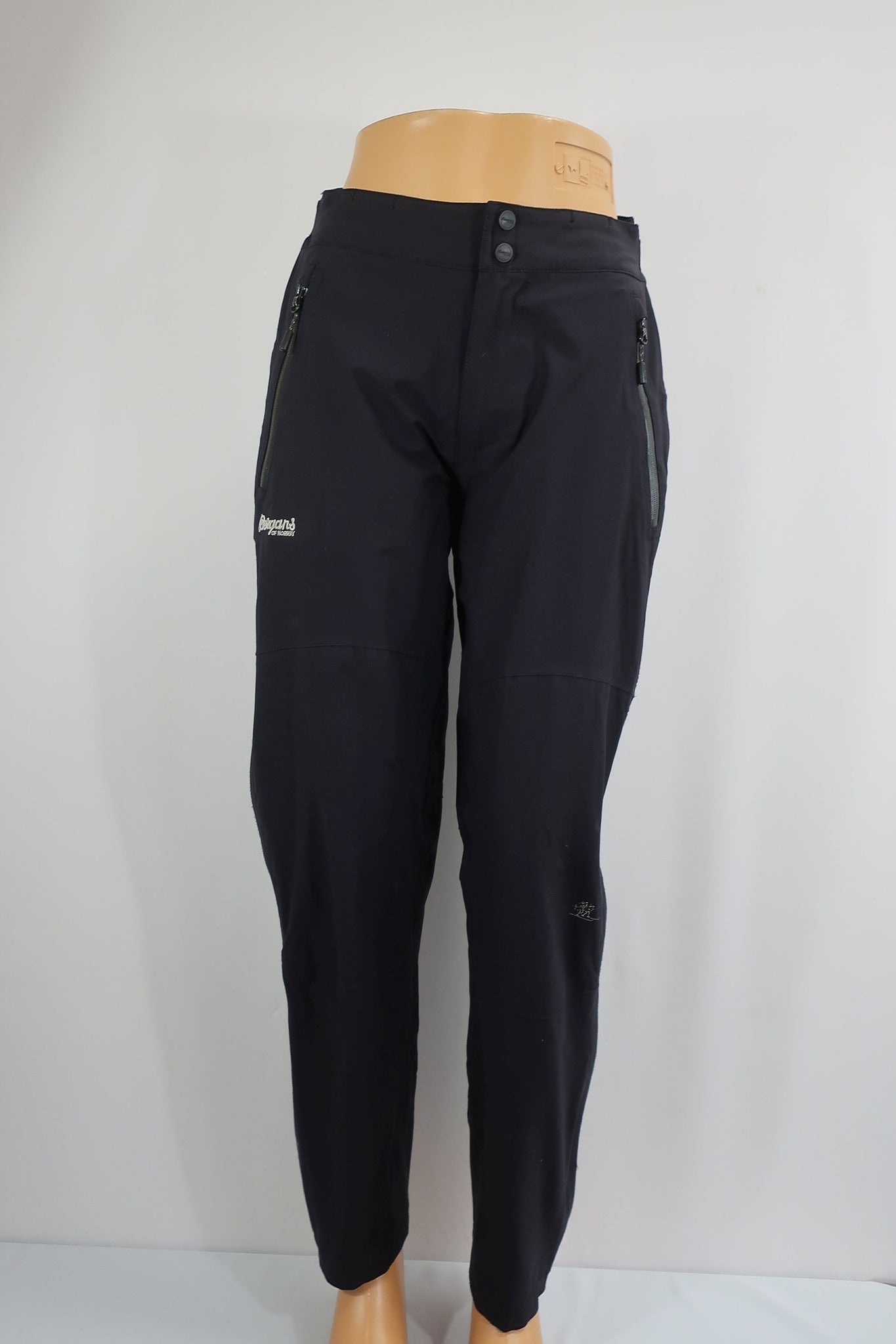 BERGANS vyriškos membraninės neperšlampančios laisvalaikio kelnės M dydis