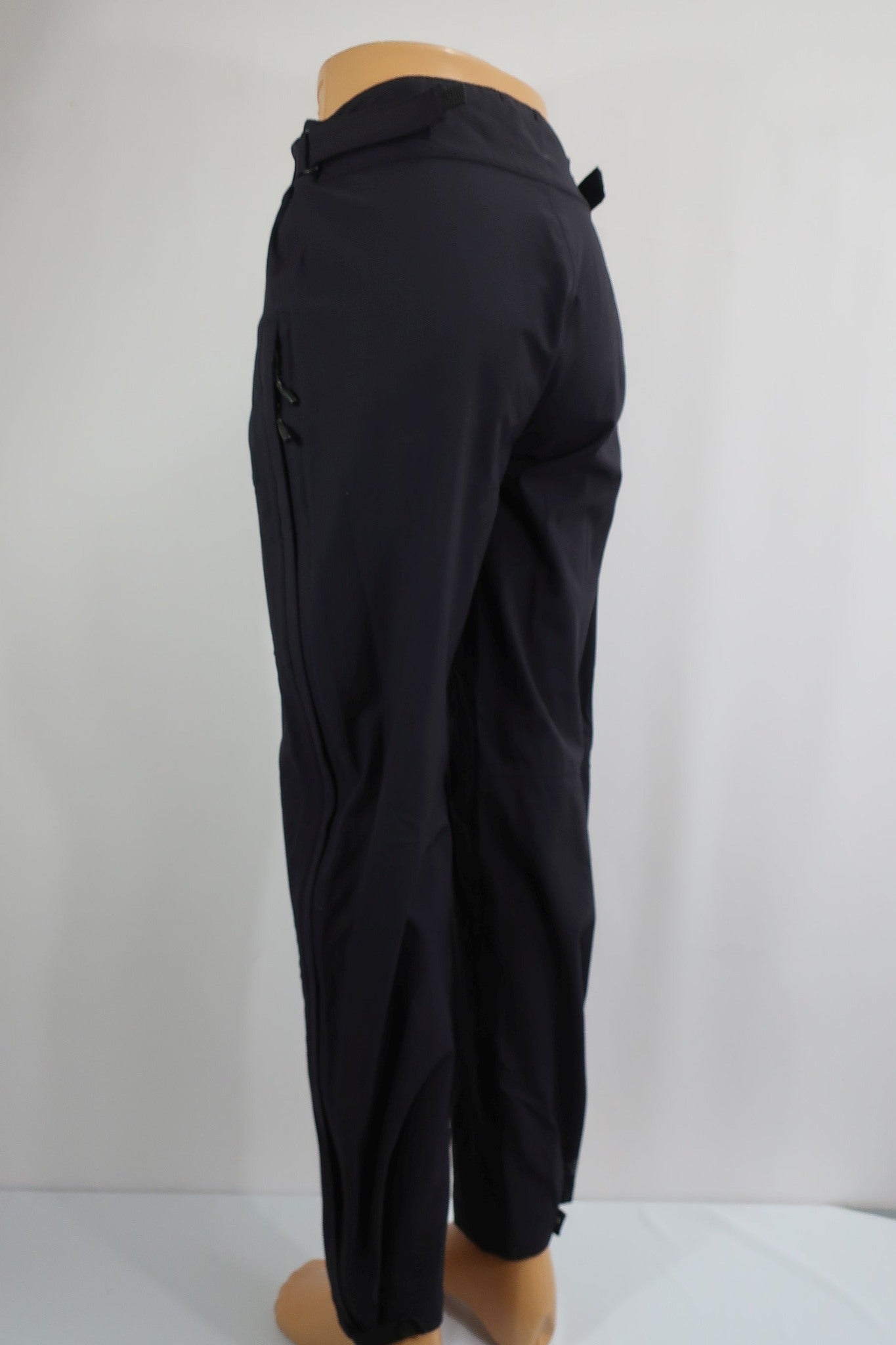 BERGANS vyriškos membraninės neperšlampančios laisvalaikio kelnės M dydis