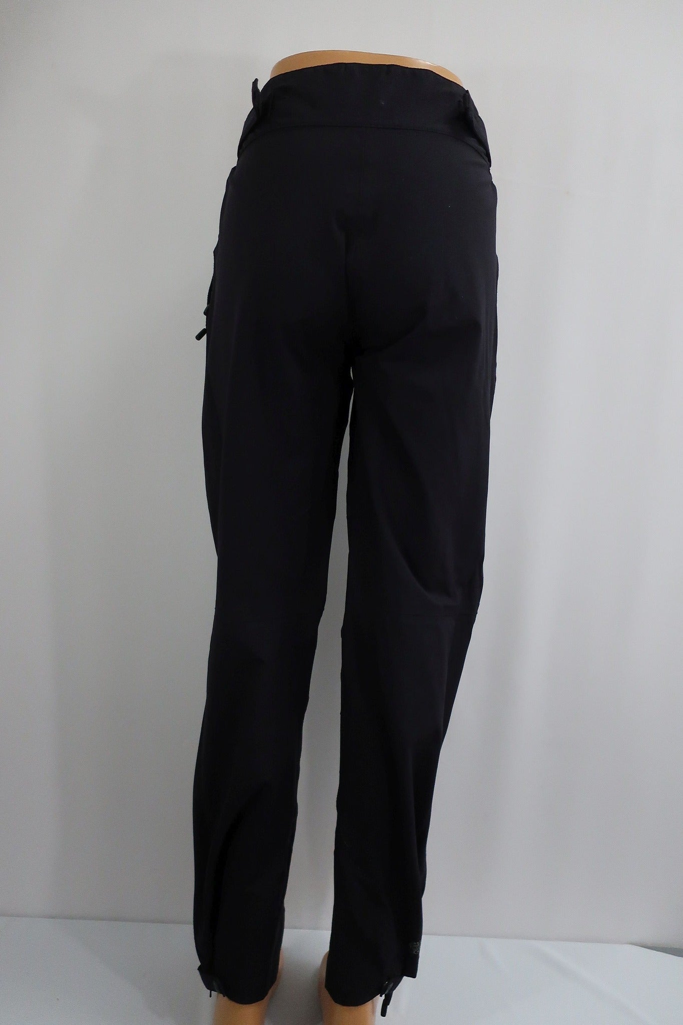 BERGANS vyriškos membraninės neperšlampančios laisvalaikio kelnės M dydis