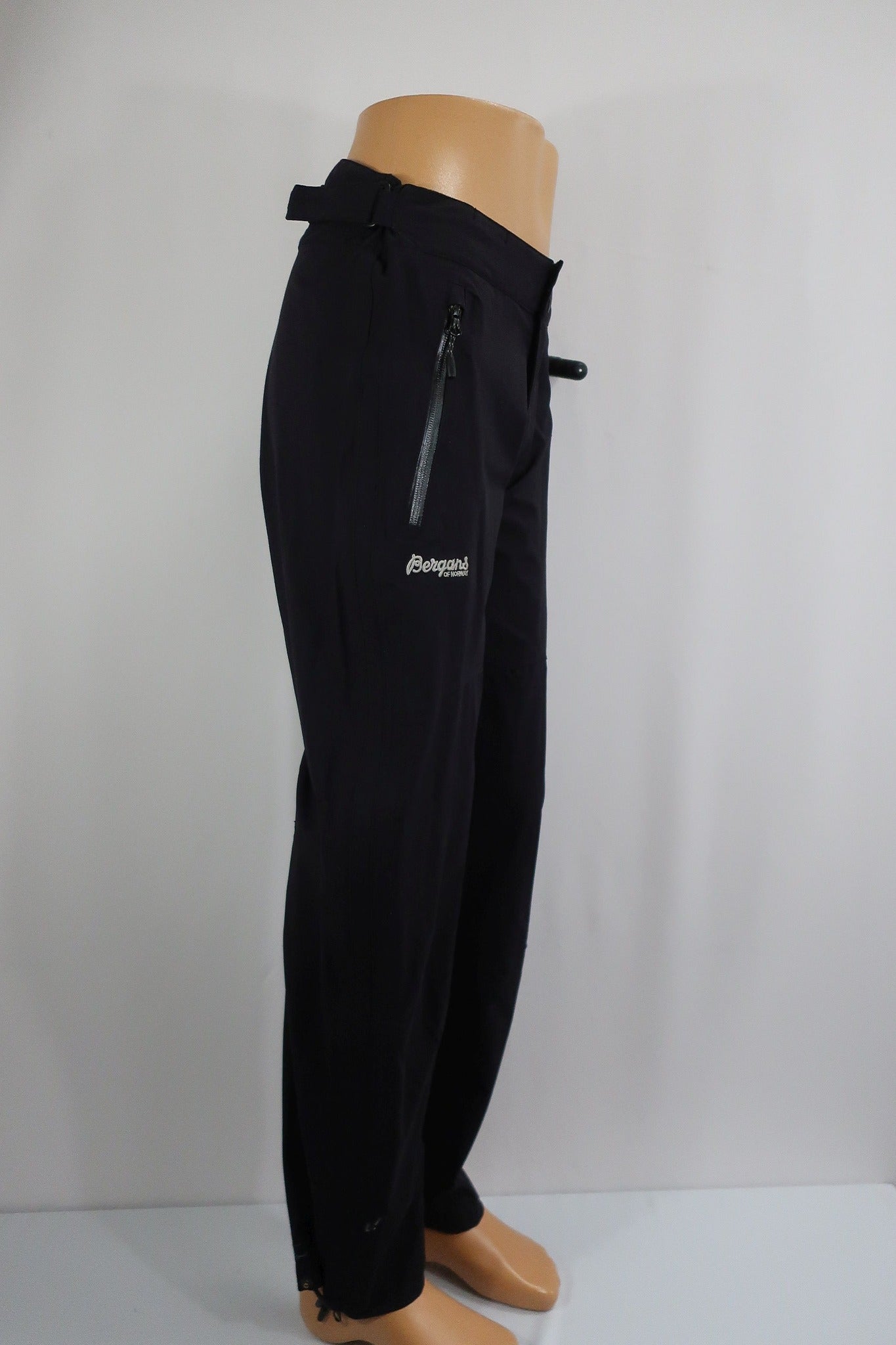 BERGANS vyriškos membraninės neperšlampančios laisvalaikio kelnės M dydis