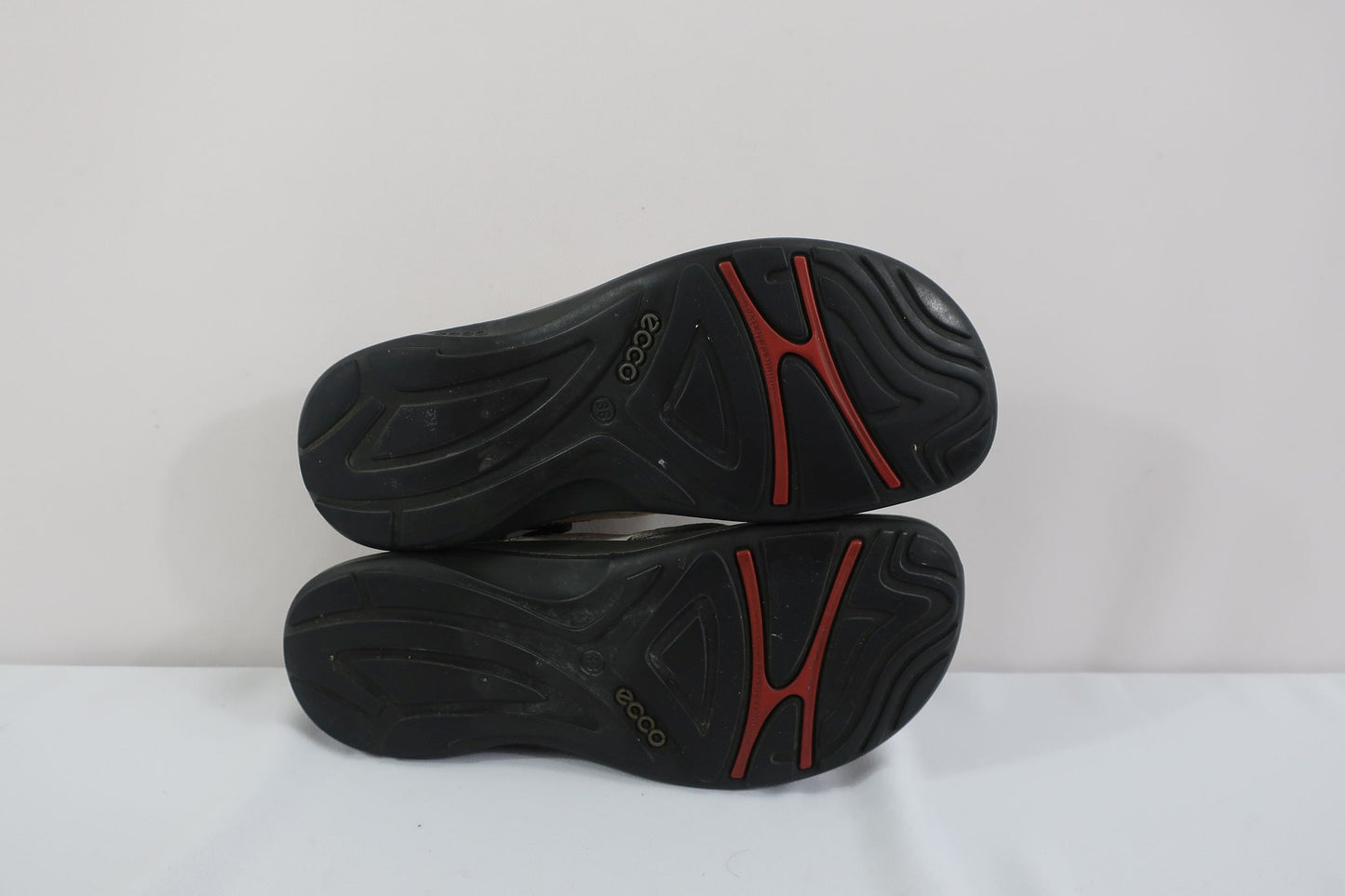 ECCO sandalai/basutės 38 dydis