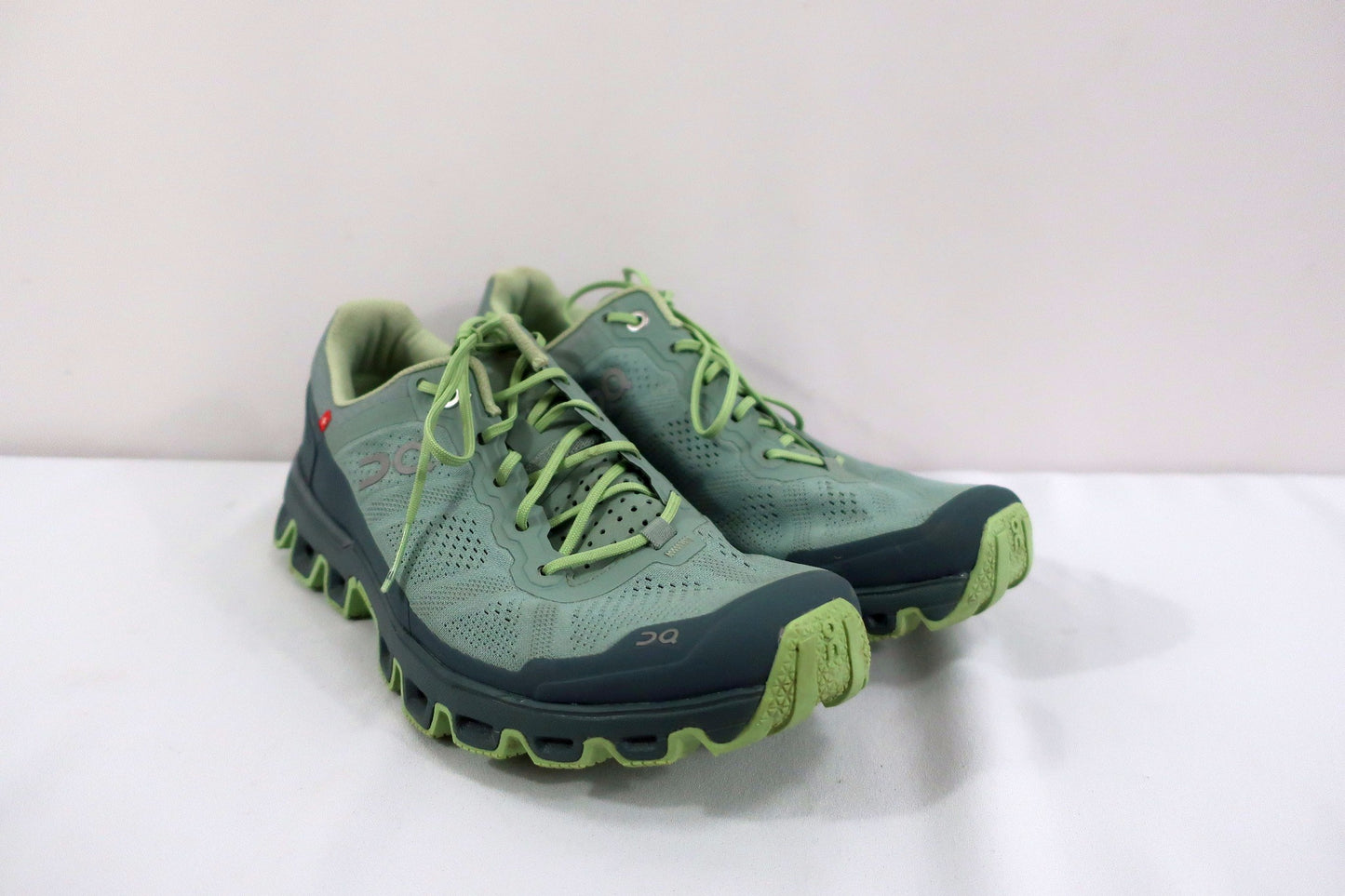 ON CLOUD (Swiss Engineering) sportiniai batai 38/38,5 dydis