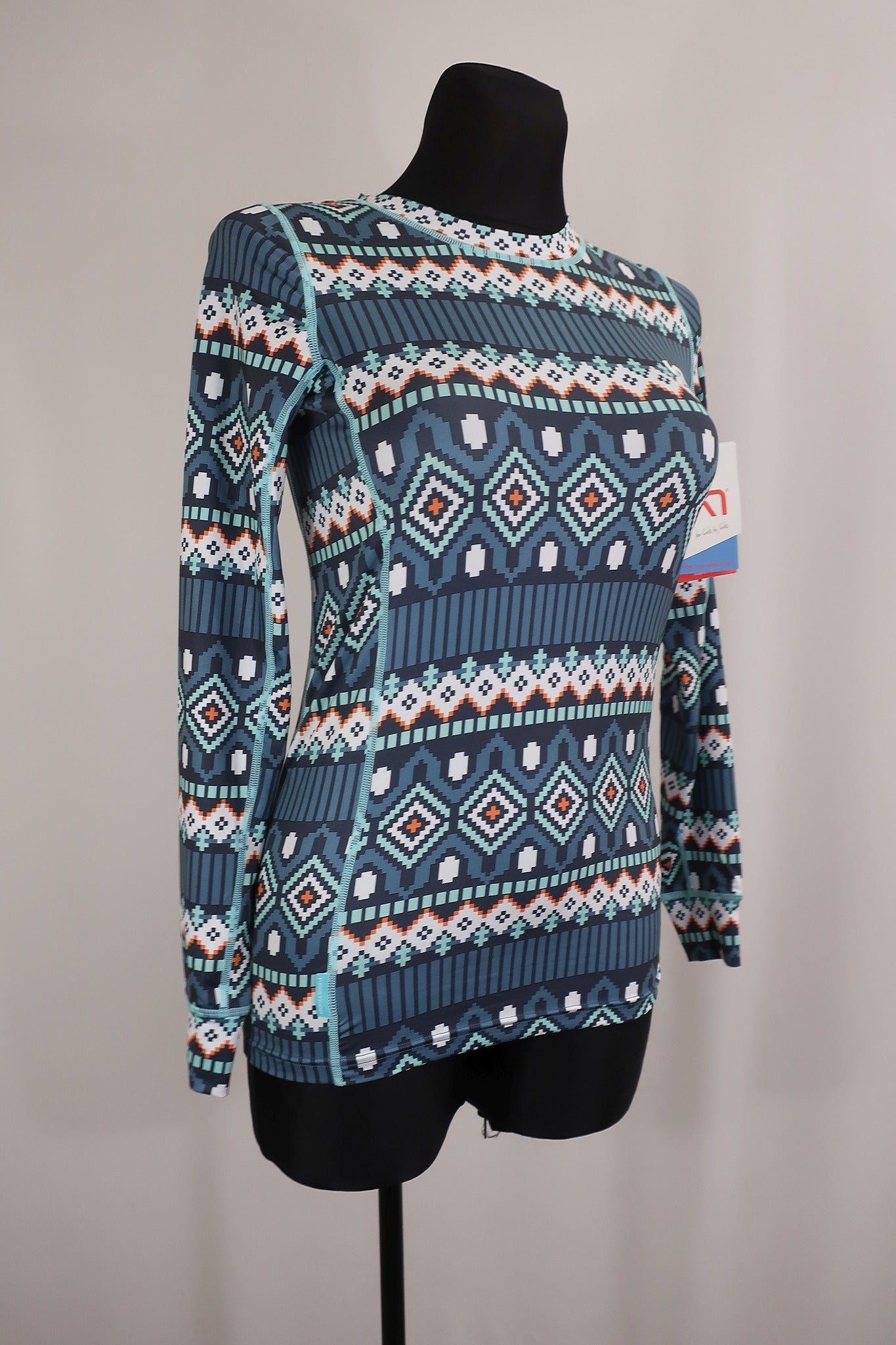 KARITRAA naujas moteriškas termo rūbų komplektas - marškinėliai ir tamprės S dydis