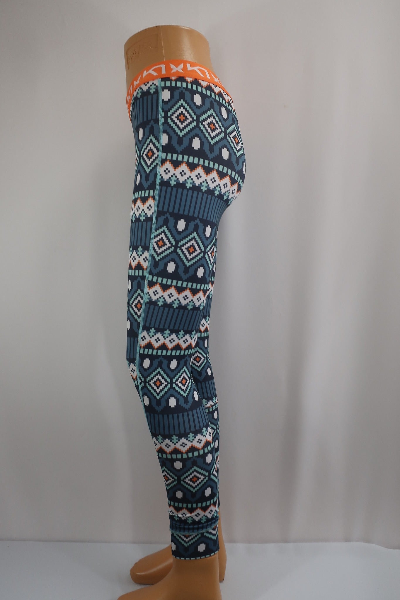 KARITRAA naujas moteriškas termo rūbų komplektas - marškinėliai ir tamprės S dydis