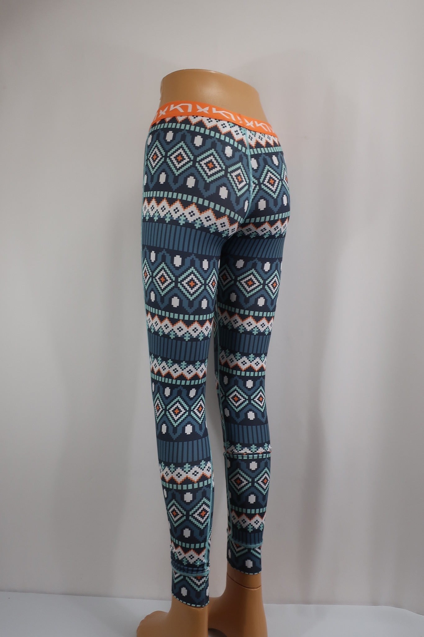 KARITRAA naujas moteriškas termo rūbų komplektas - marškinėliai ir tamprės S dydis