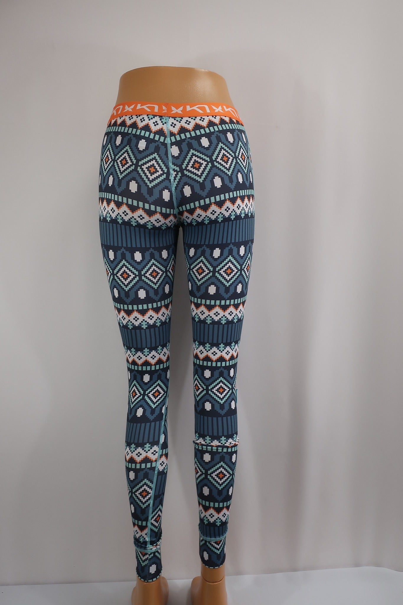 KARITRAA naujas moteriškas termo rūbų komplektas - marškinėliai ir tamprės S dydis